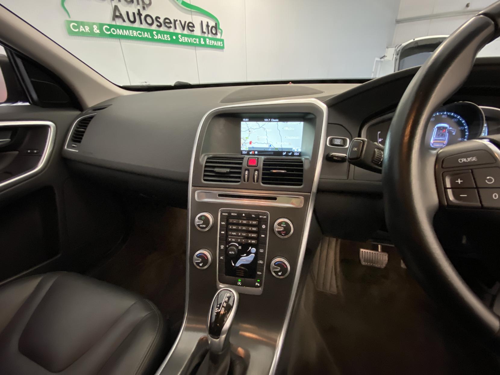 Volvo XC60 2.0 D4 SE Lux Nav SUV 5dr Diesel Auto Euro 6 (s/s) (190 ps)