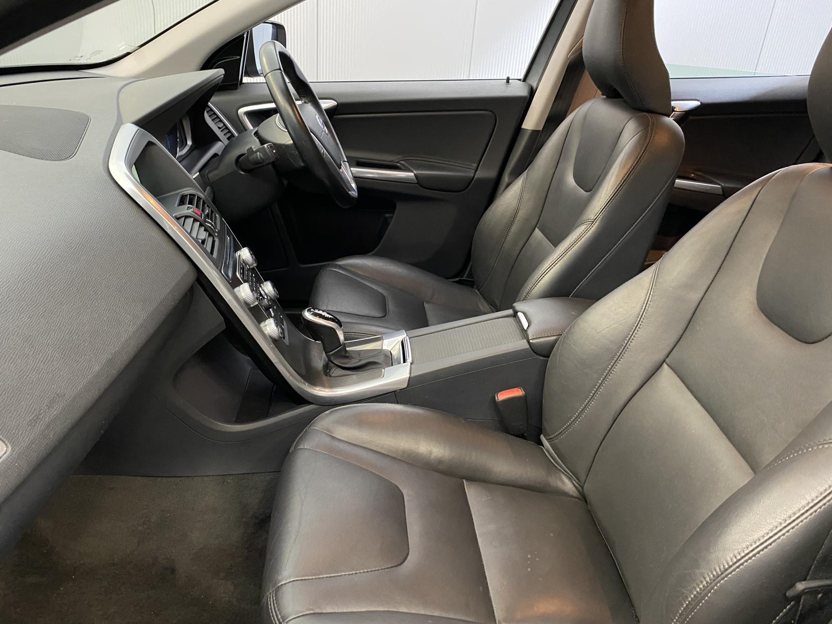 Volvo XC60 2.0 D4 SE Lux Nav SUV 5dr Diesel Auto Euro 6 (s/s) (190 ps)