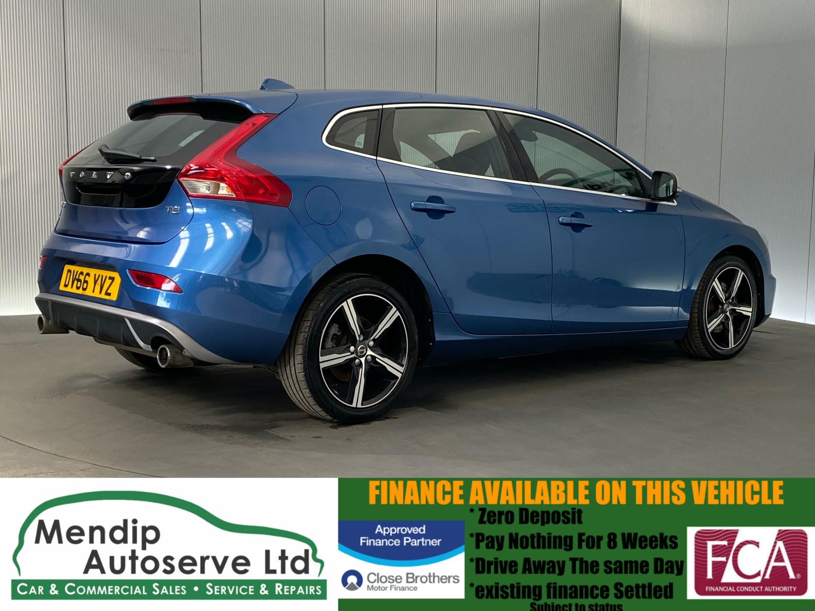 Volvo V40 2.0 T2 R-Design Hatchback 5dr Petrol Manual Euro 6 (s/s) (122 ps)