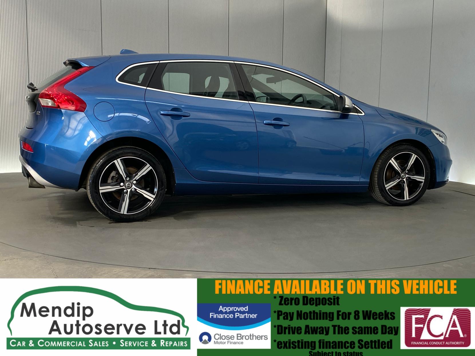 Volvo V40 2.0 T2 R-Design Hatchback 5dr Petrol Manual Euro 6 (s/s) (122 ps)