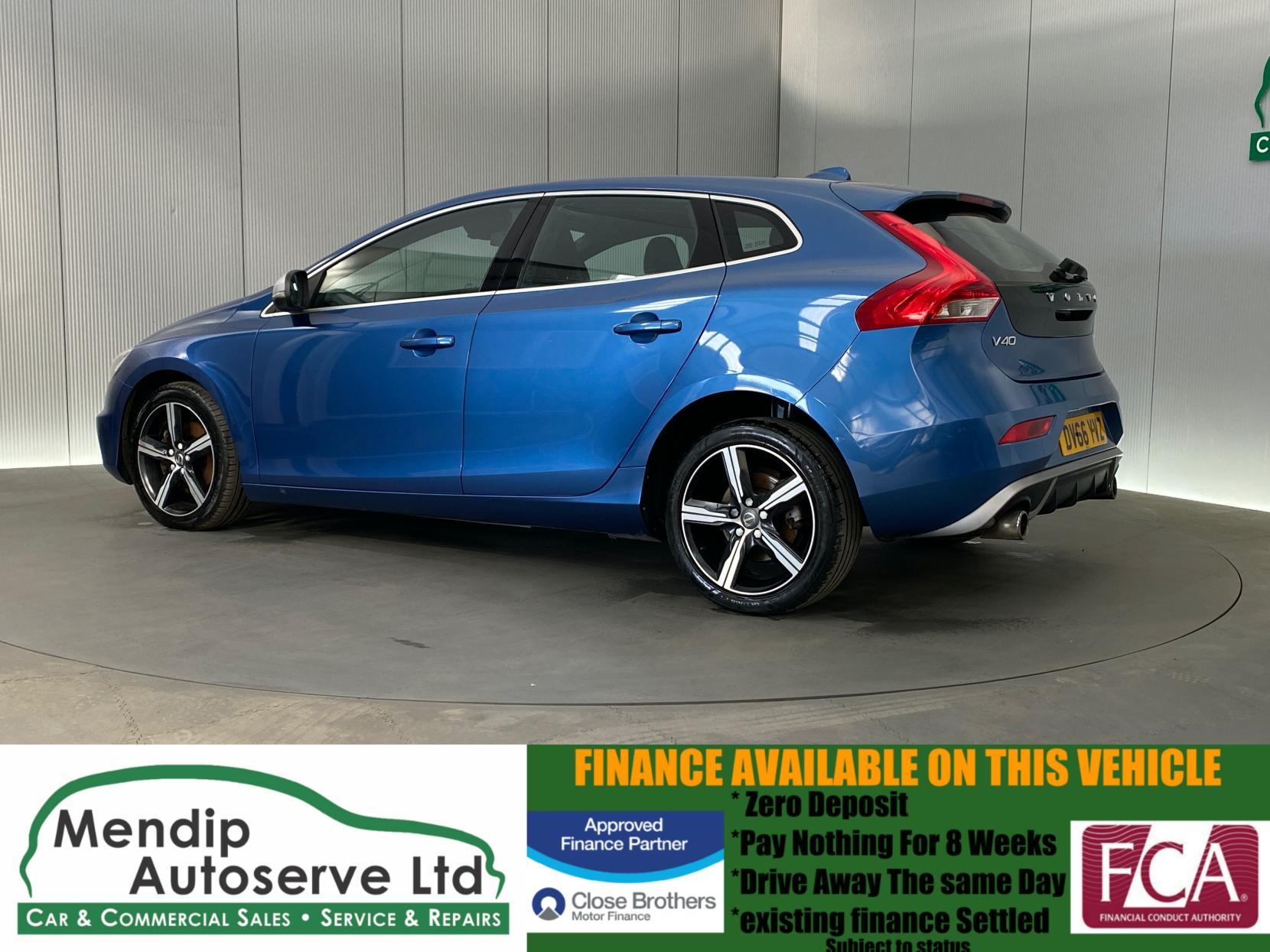 Volvo V40 2.0 T2 R-Design Hatchback 5dr Petrol Manual Euro 6 (s/s) (122 ps)