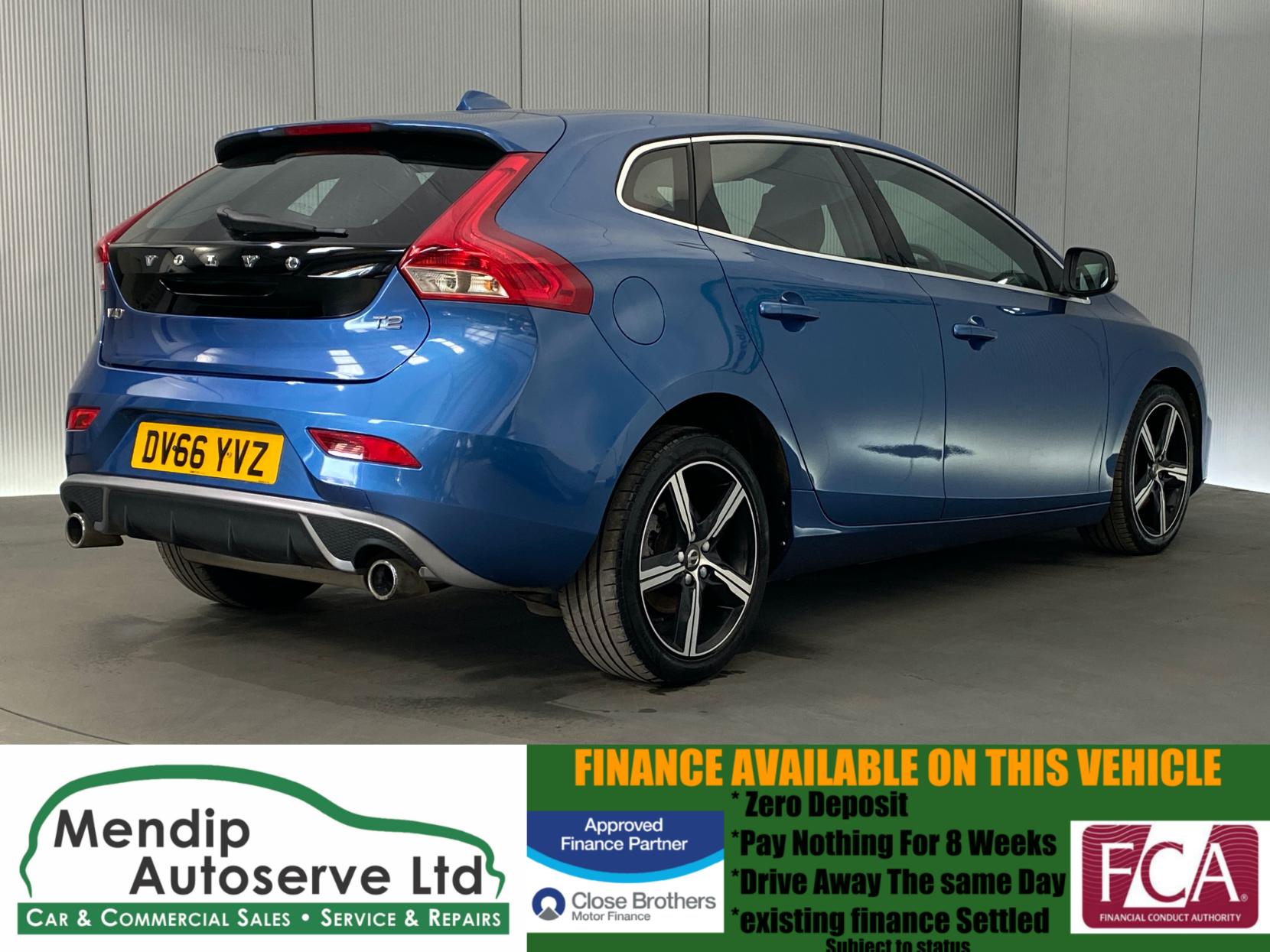 Volvo V40 2.0 T2 R-Design Hatchback 5dr Petrol Manual Euro 6 (s/s) (122 ps)