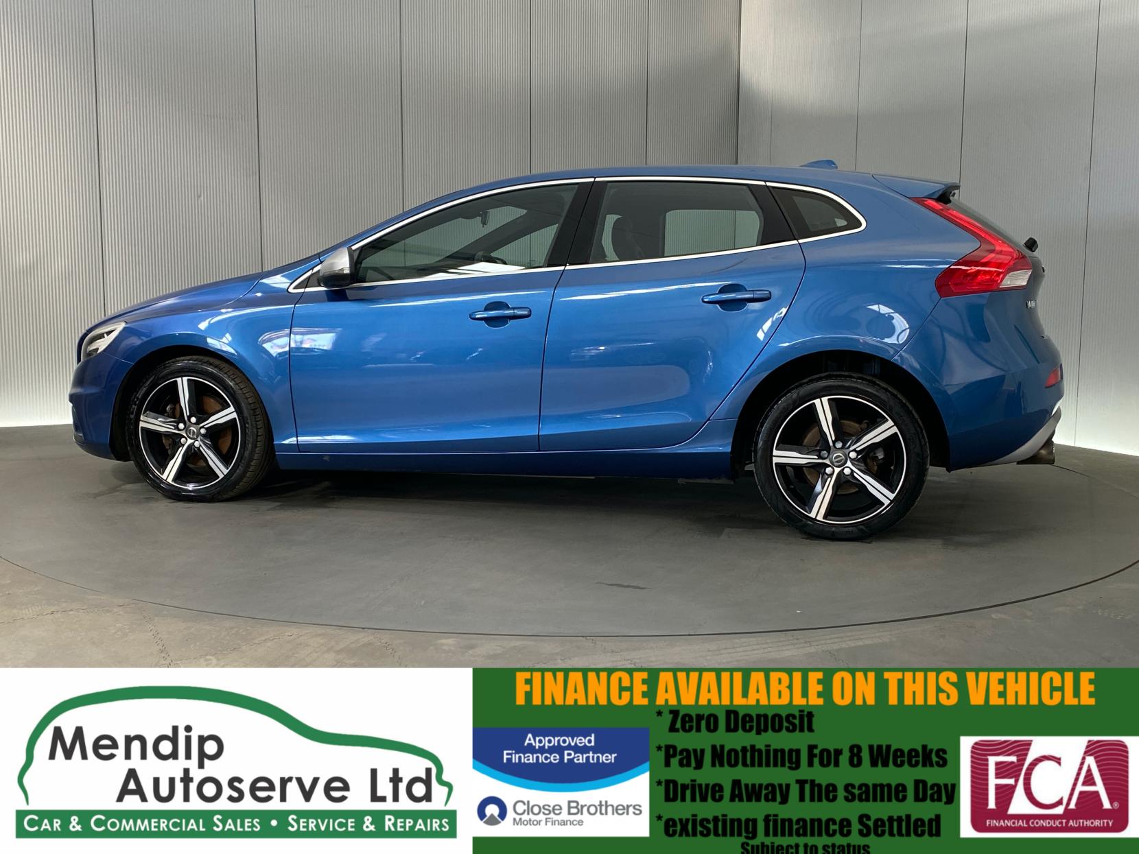 Volvo V40 2.0 T2 R-Design Hatchback 5dr Petrol Manual Euro 6 (s/s) (122 ps)