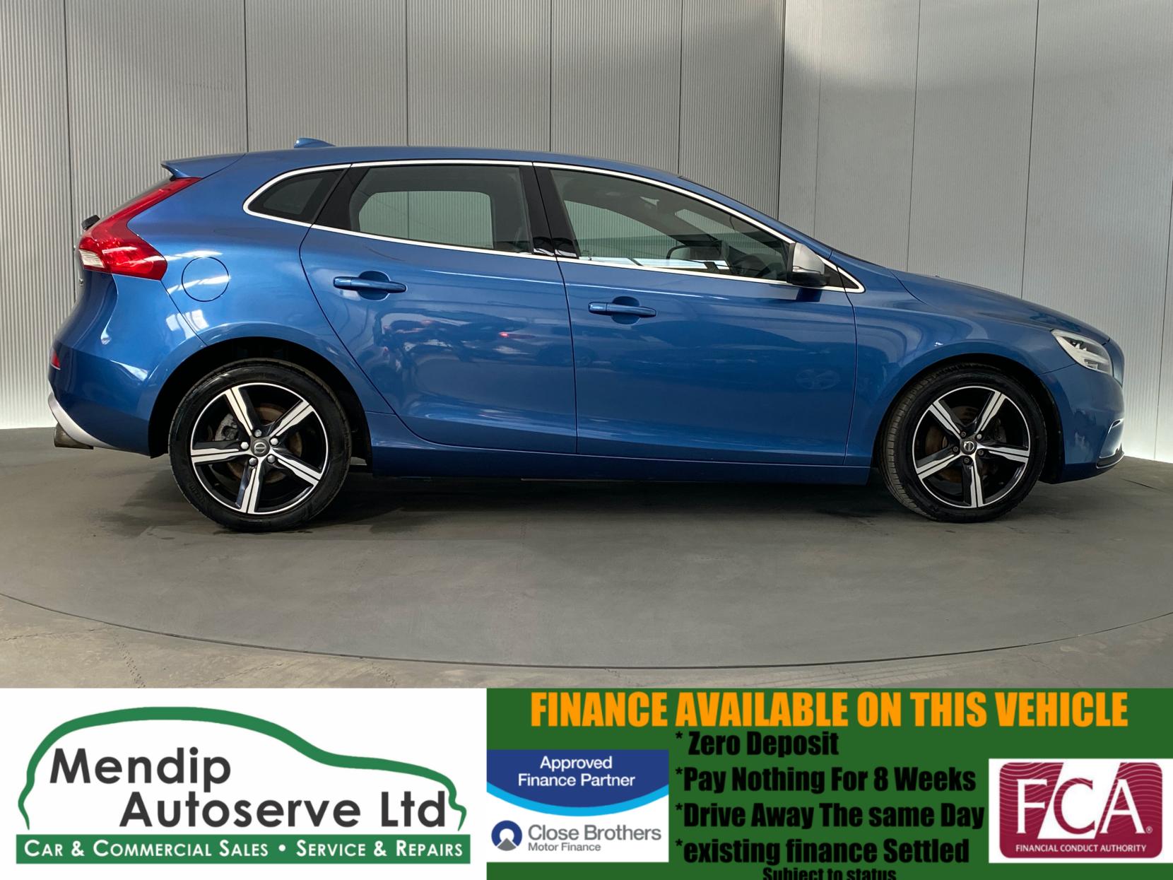 Volvo V40 2.0 T2 R-Design Hatchback 5dr Petrol Manual Euro 6 (s/s) (122 ps)