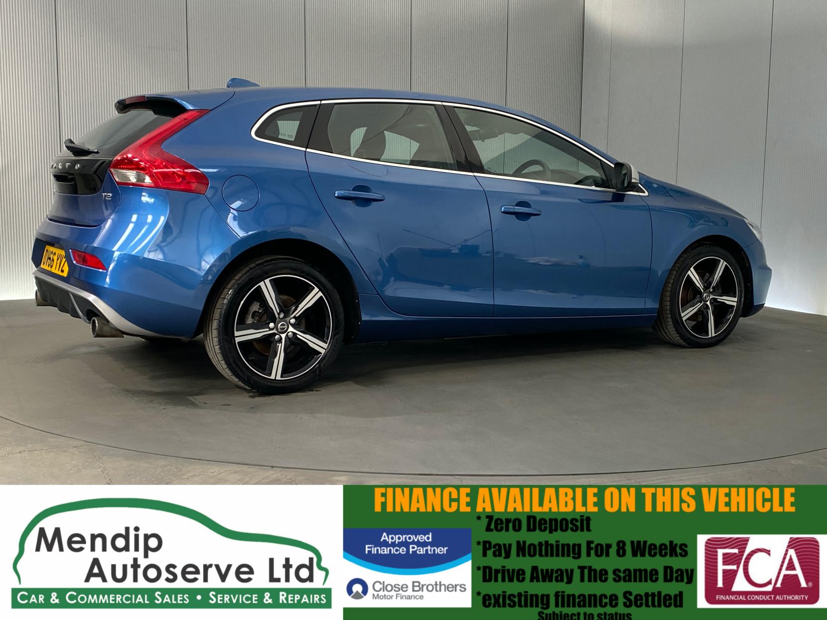 Volvo V40 2.0 T2 R-Design Hatchback 5dr Petrol Manual Euro 6 (s/s) (122 ps)