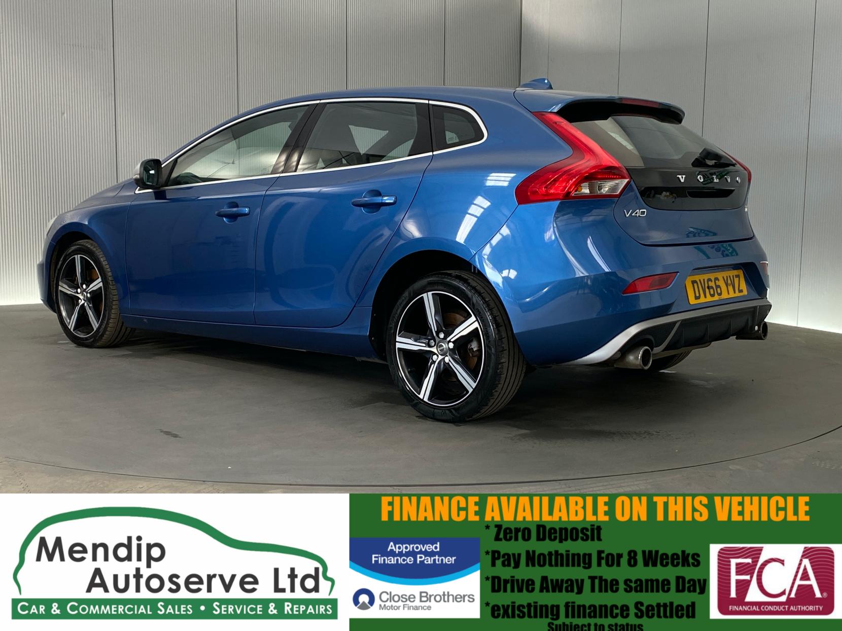 Volvo V40 2.0 T2 R-Design Hatchback 5dr Petrol Manual Euro 6 (s/s) (122 ps)