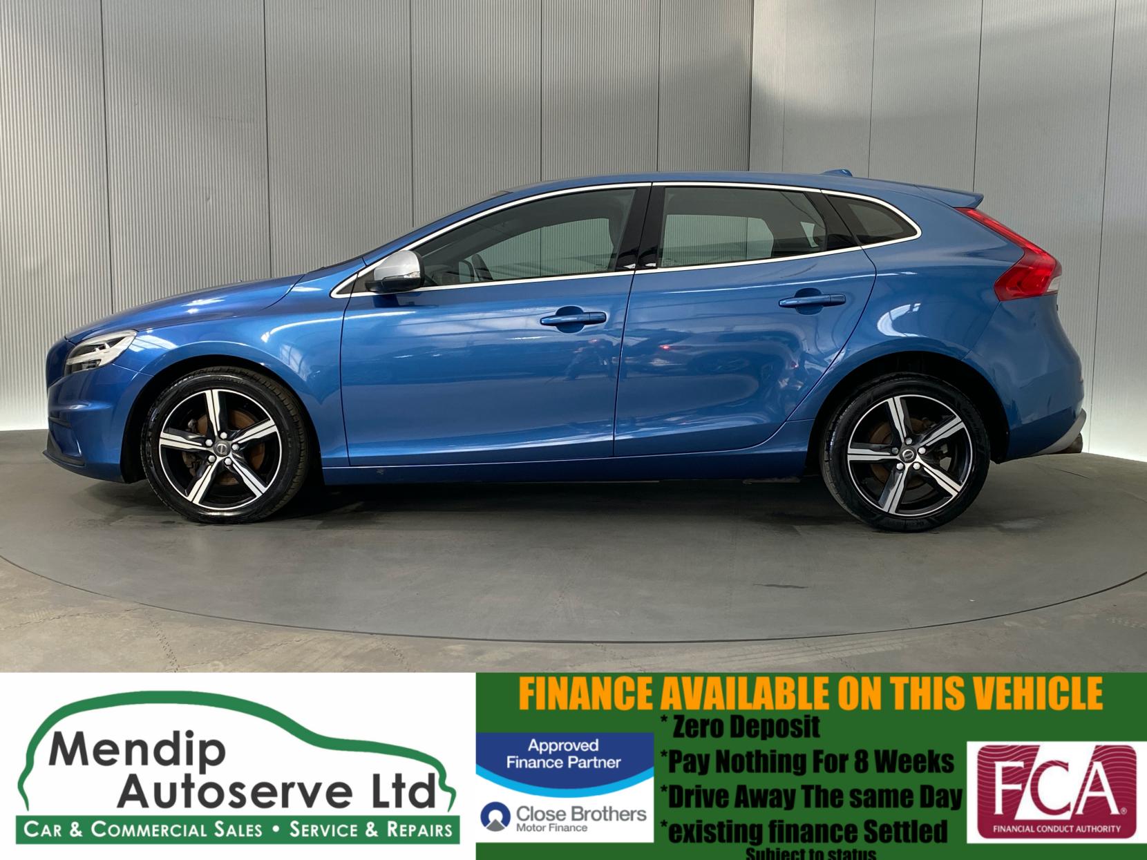 Volvo V40 2.0 T2 R-Design Hatchback 5dr Petrol Manual Euro 6 (s/s) (122 ps)