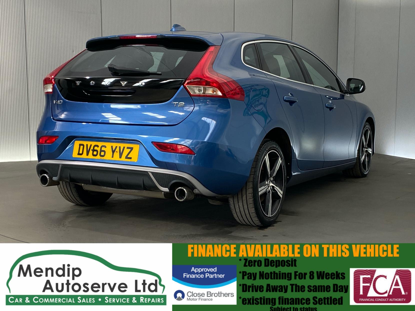 Volvo V40 2.0 T2 R-Design Hatchback 5dr Petrol Manual Euro 6 (s/s) (122 ps)