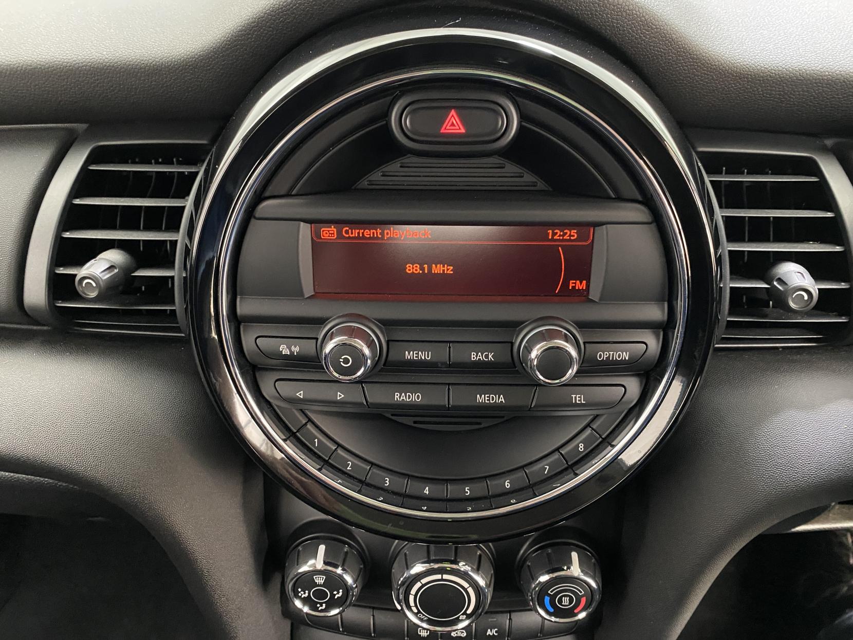 MINI Hatch 1.2 One Hatchback 5dr Petrol Auto Euro 6 (s/s) (102 ps)