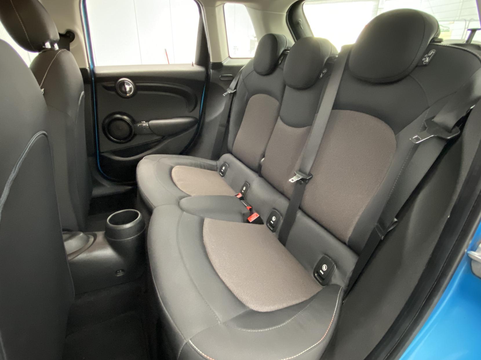 MINI Hatch 1.2 One Hatchback 5dr Petrol Auto Euro 6 (s/s) (102 ps)