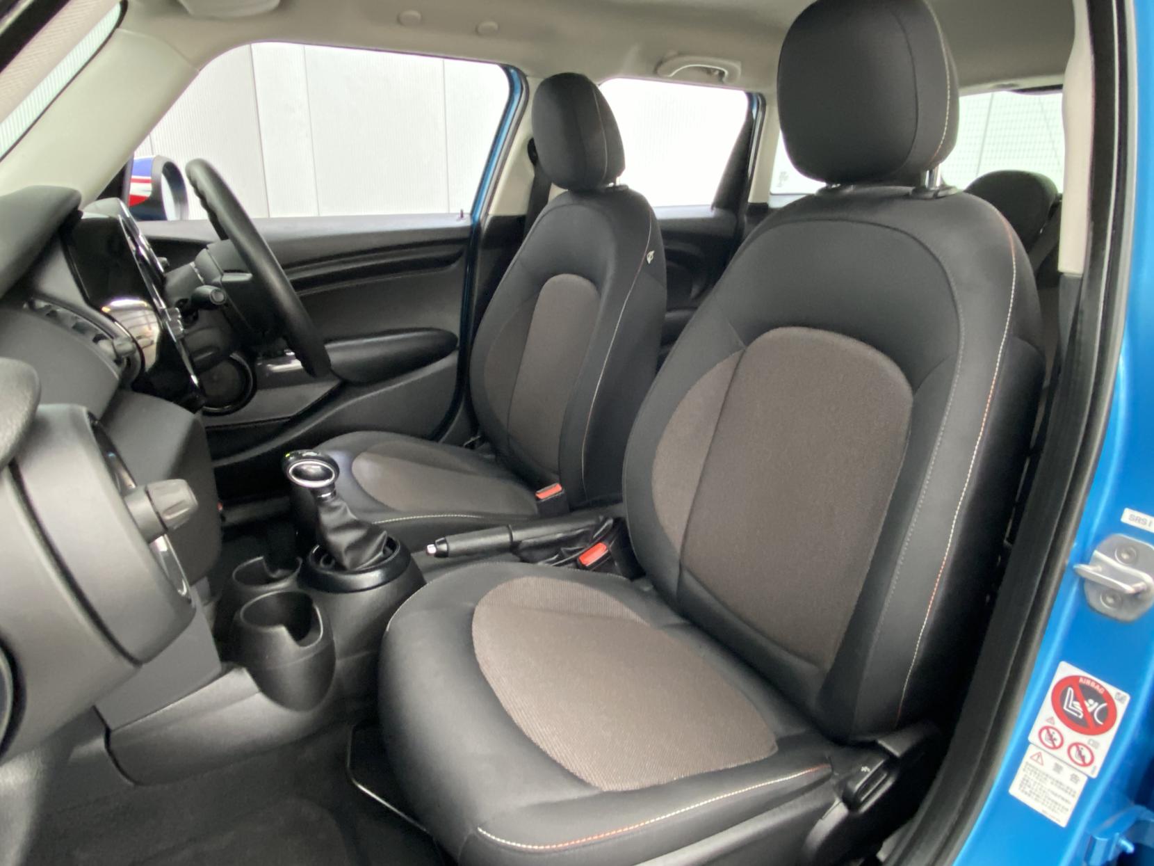 MINI Hatch 1.2 One Hatchback 5dr Petrol Auto Euro 6 (s/s) (102 ps)