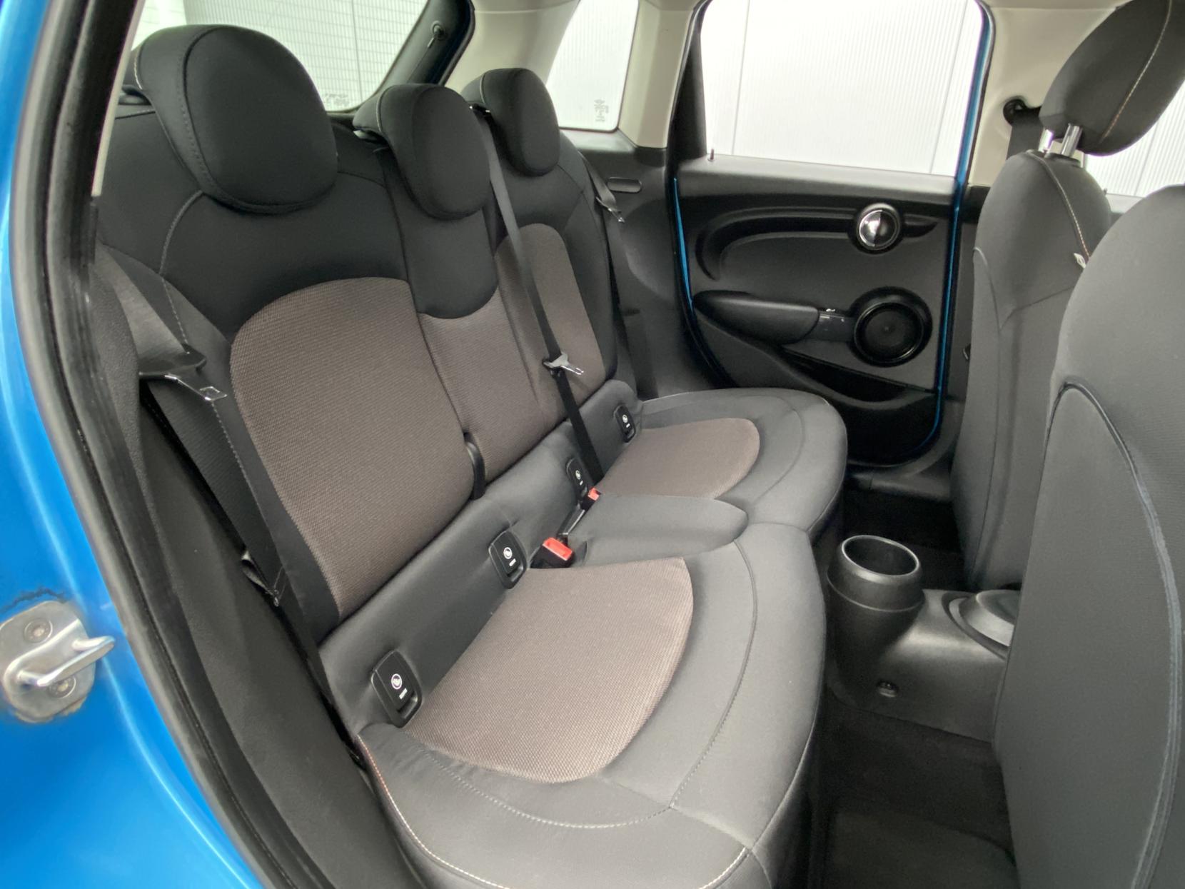 MINI Hatch 1.2 One Hatchback 5dr Petrol Auto Euro 6 (s/s) (102 ps)