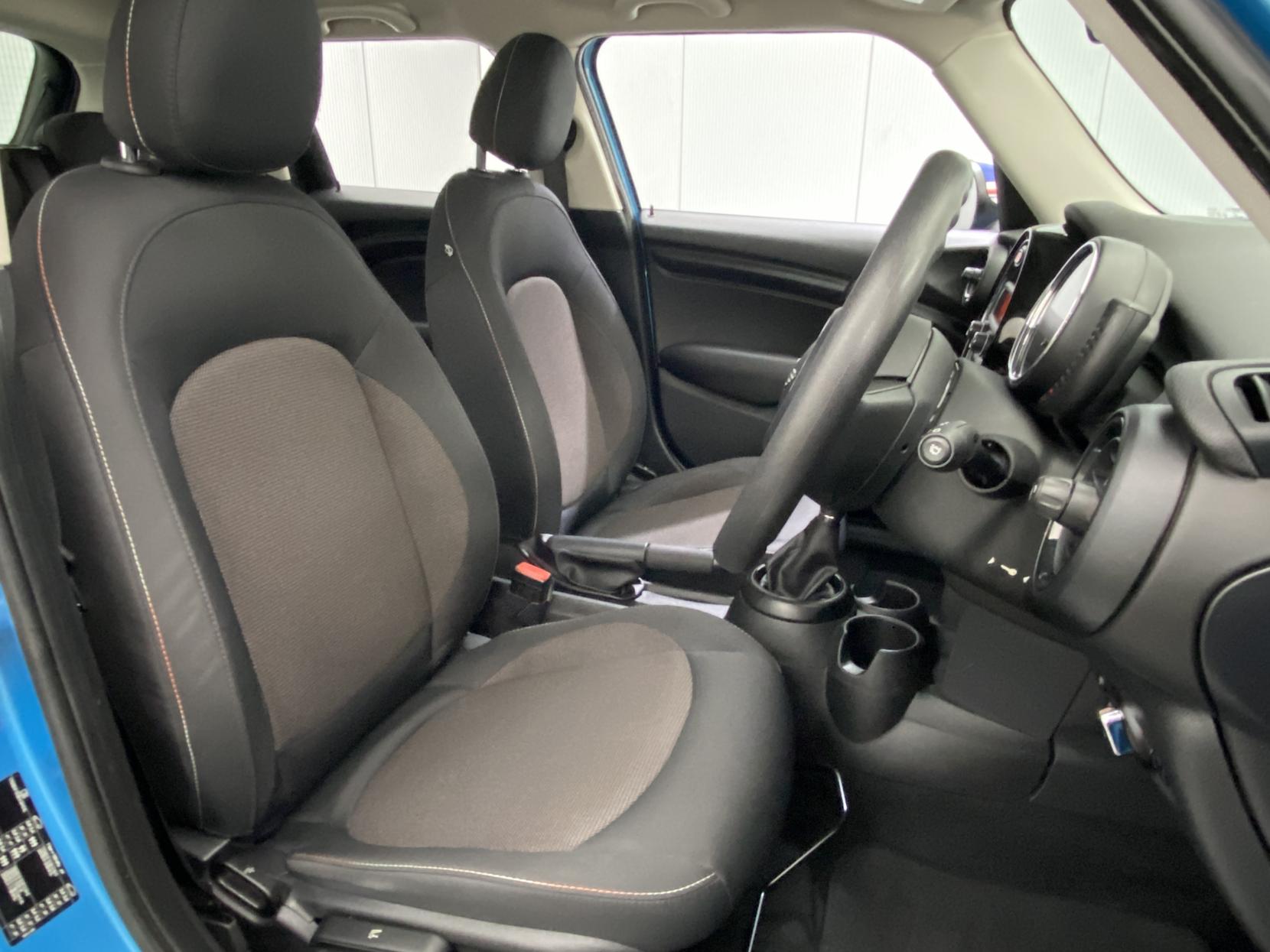 MINI Hatch 1.2 One Hatchback 5dr Petrol Auto Euro 6 (s/s) (102 ps)