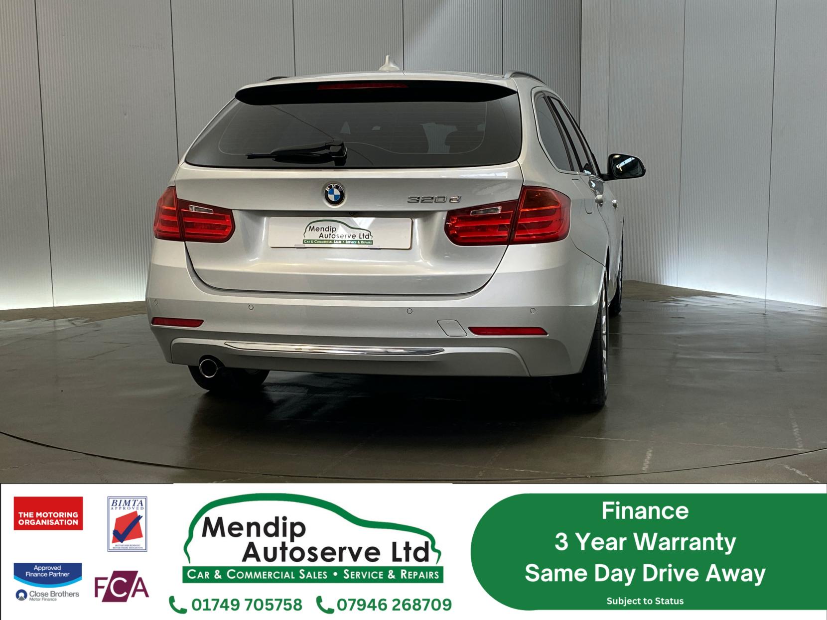 BMW 3 Series 2.0 320d Luxury Touring 5dr Diesel Auto Euro 5 (s/s) (184 ps)