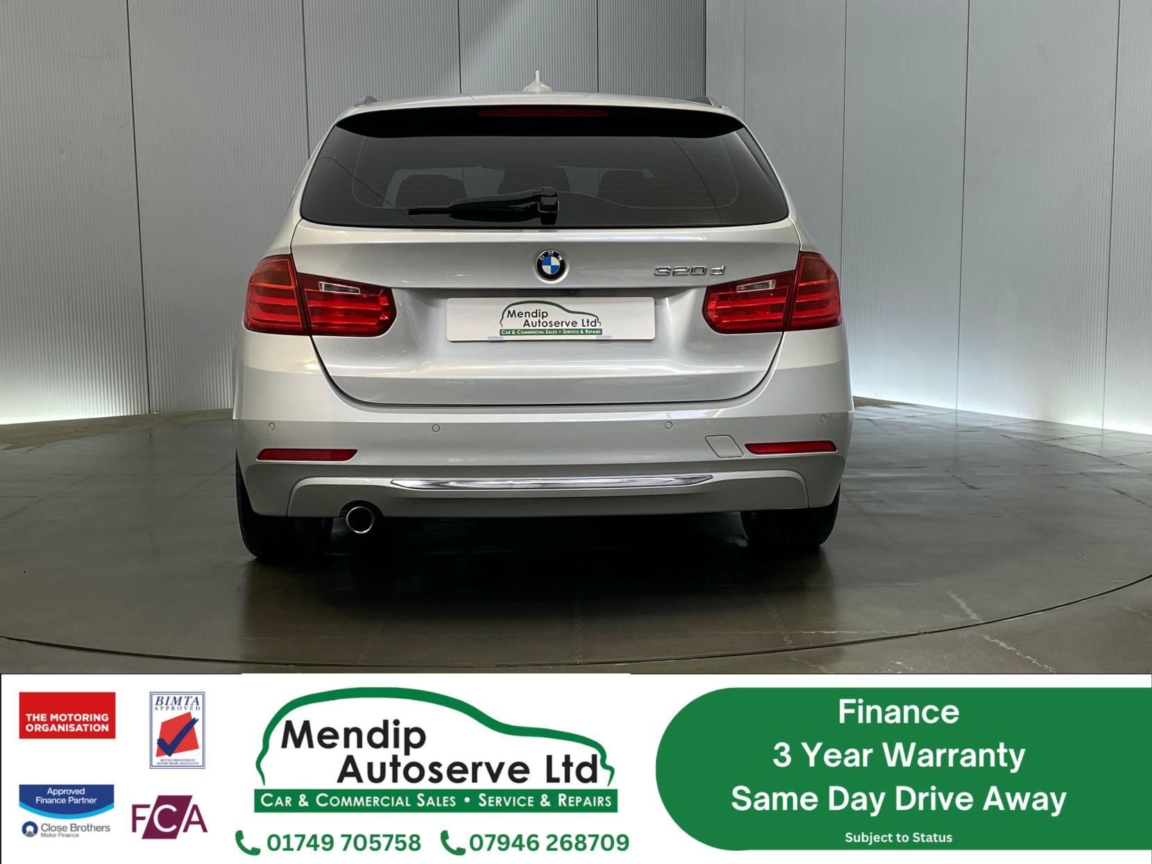 BMW 3 Series 2.0 320d Luxury Touring 5dr Diesel Auto Euro 5 (s/s) (184 ps)