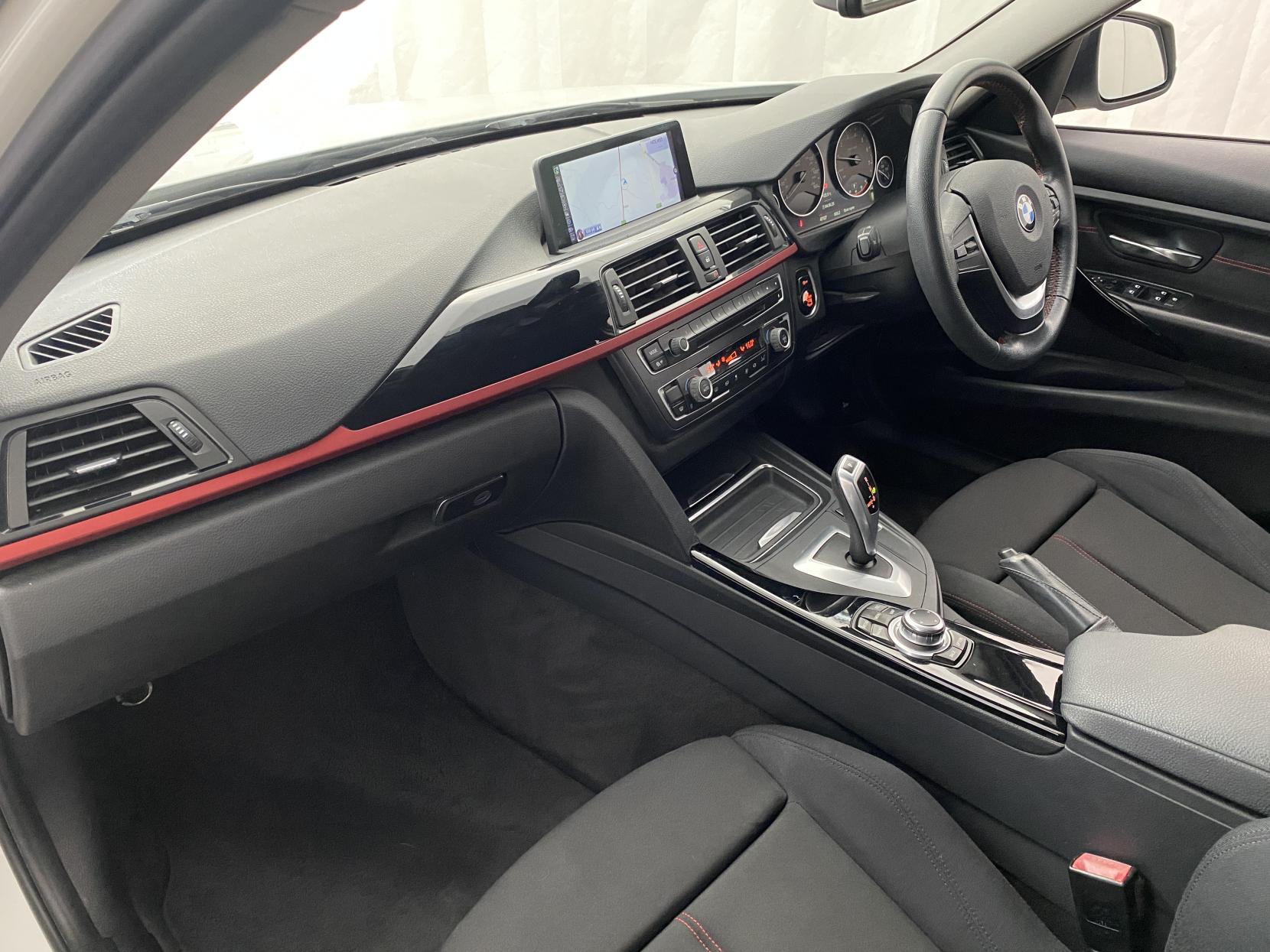 BMW 3 Series 2.0 320i Sport Touring 5dr Petrol Auto Euro 6 (s/s) (184 ps)