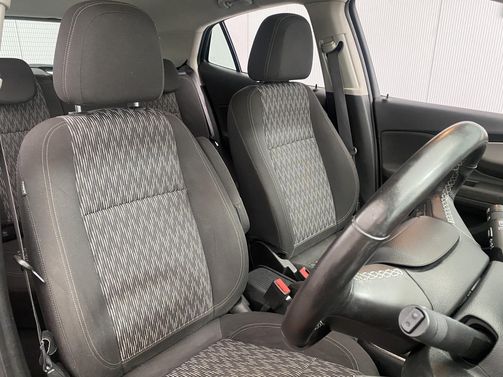 Vauxhall Mokka 1.6 CDTi Tech Line SUV 5dr Diesel Manual 2WD Euro 6 (s/s) (136 ps)