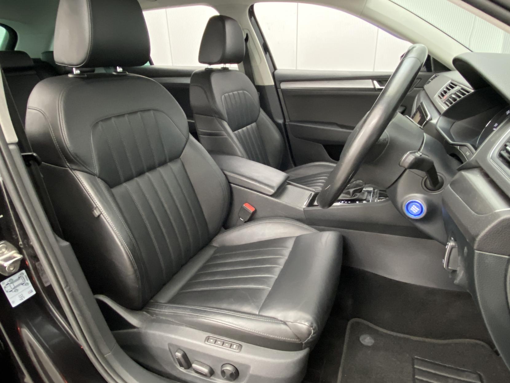 Skoda Superb 2.0 TDI SE L Executive Estate 5dr Diesel DSG Euro 6 (s/s) (150 ps)
