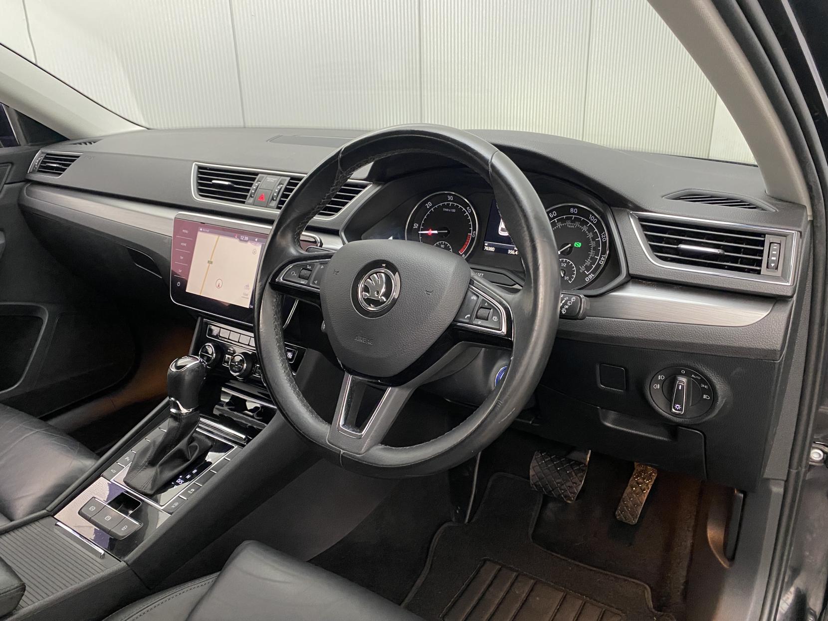 Skoda Superb 2.0 TDI SE L Executive Estate 5dr Diesel DSG Euro 6 (s/s) (150 ps)