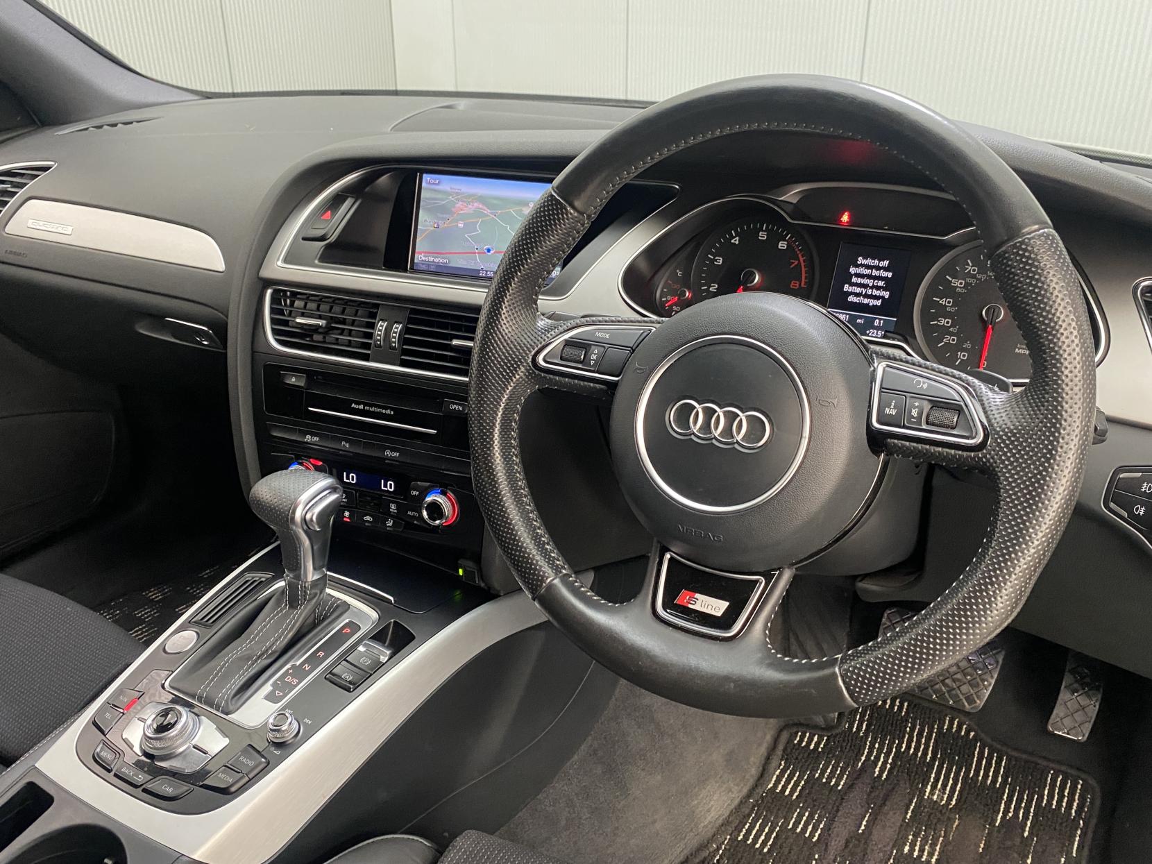 Audi A4 Avant 2.0 TFSI S line Estate 5dr Petrol S Tronic quattro Euro 5 (s/s) (211 ps)