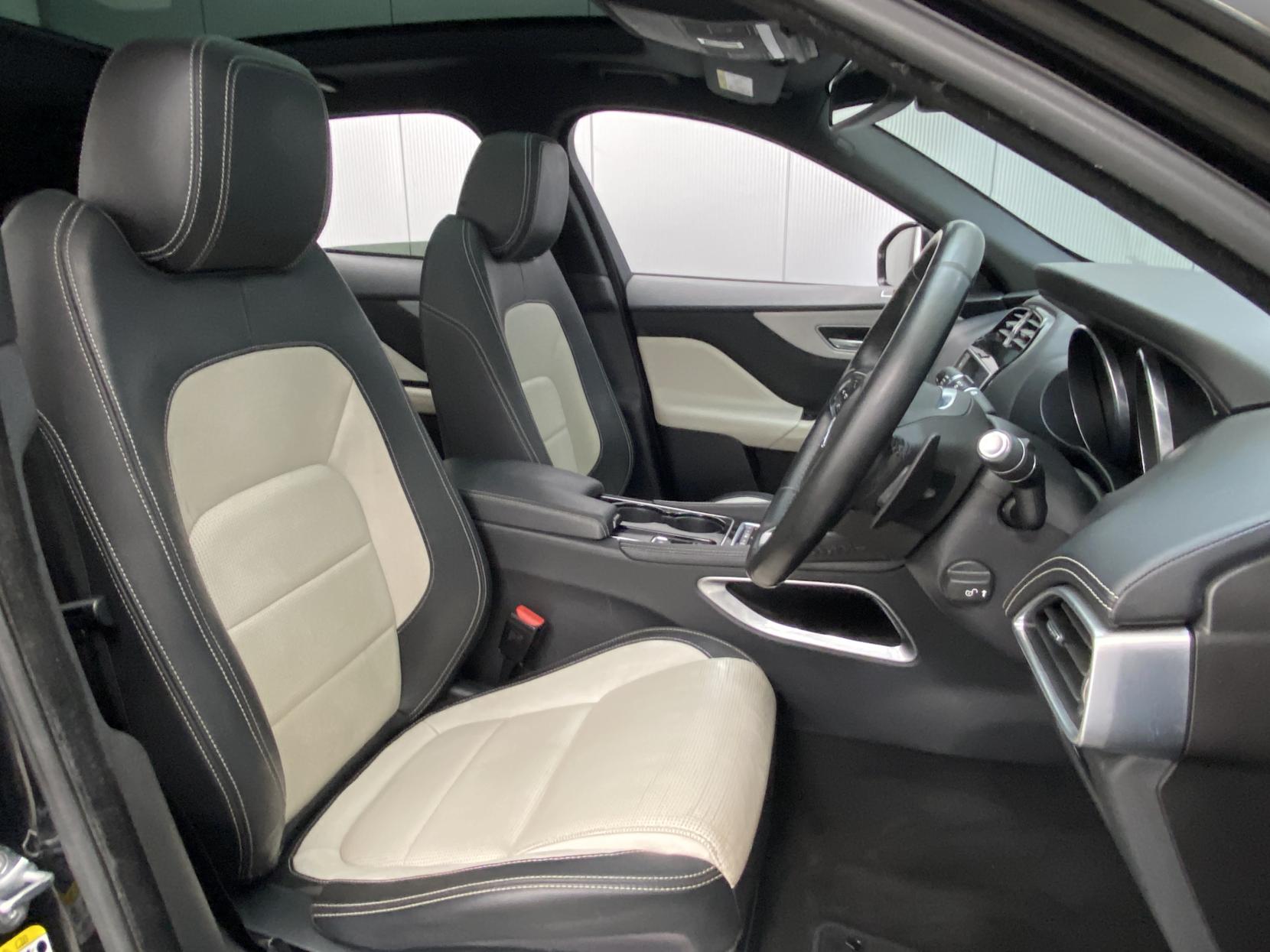 Jaguar F-PACE 2.0 D180 R-Sport SUV 5dr Diesel Auto AWD Euro 6 (s/s) (180 ps)