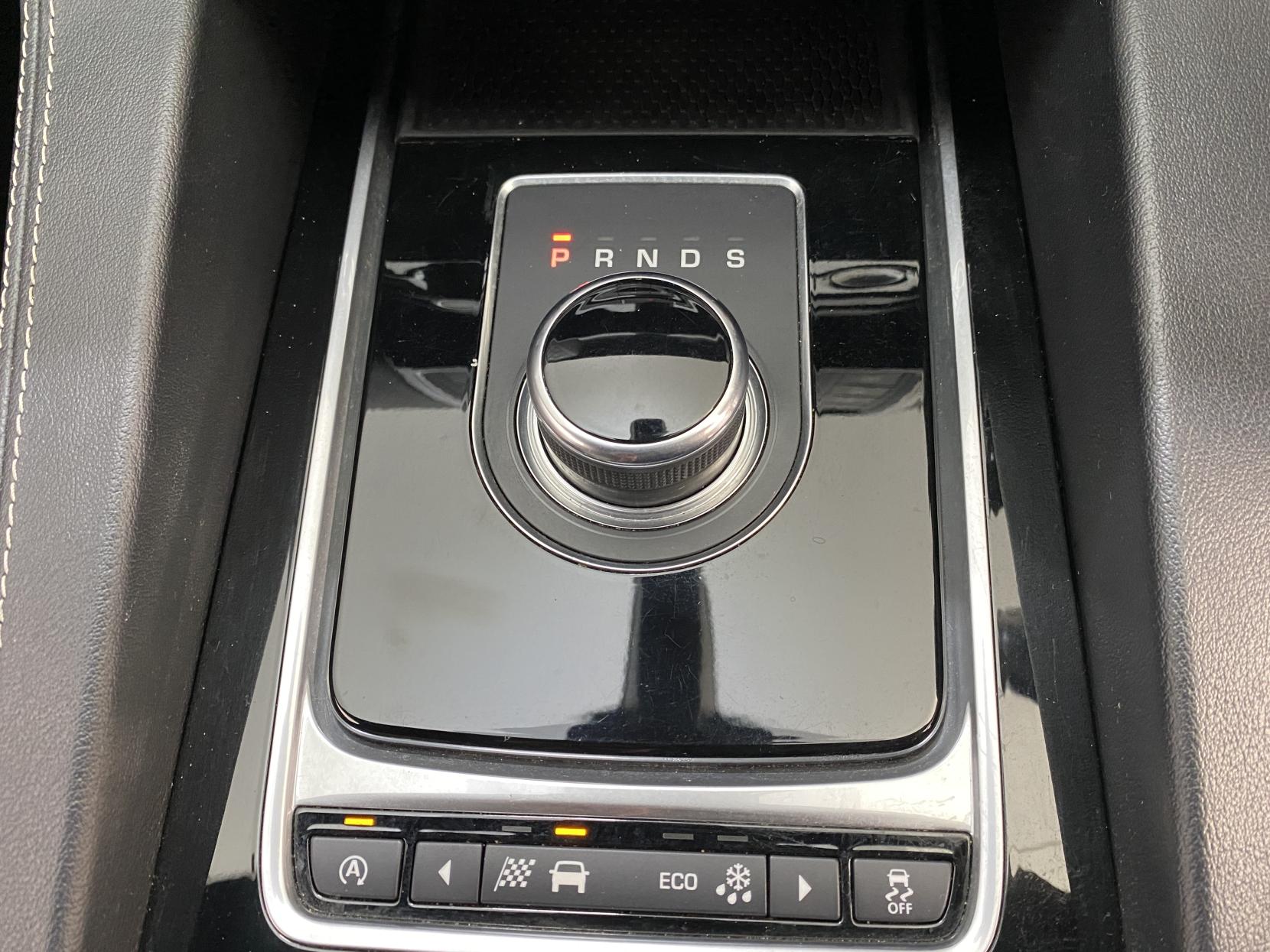 Jaguar F-PACE 2.0 D180 R-Sport SUV 5dr Diesel Auto AWD Euro 6 (s/s) (180 ps)