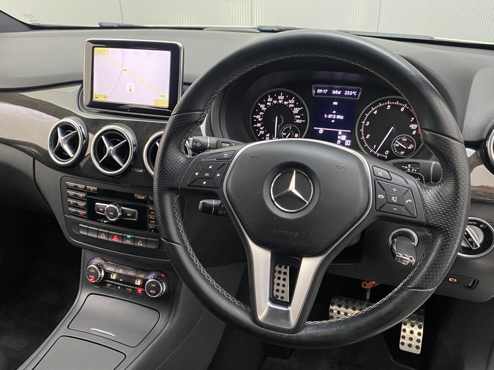 Mercedes-Benz B Class 1.6 B180 BlueEfficiency Sport MPV 5dr Petrol 7G-DCT Euro 5 (s/s) (122 ps)