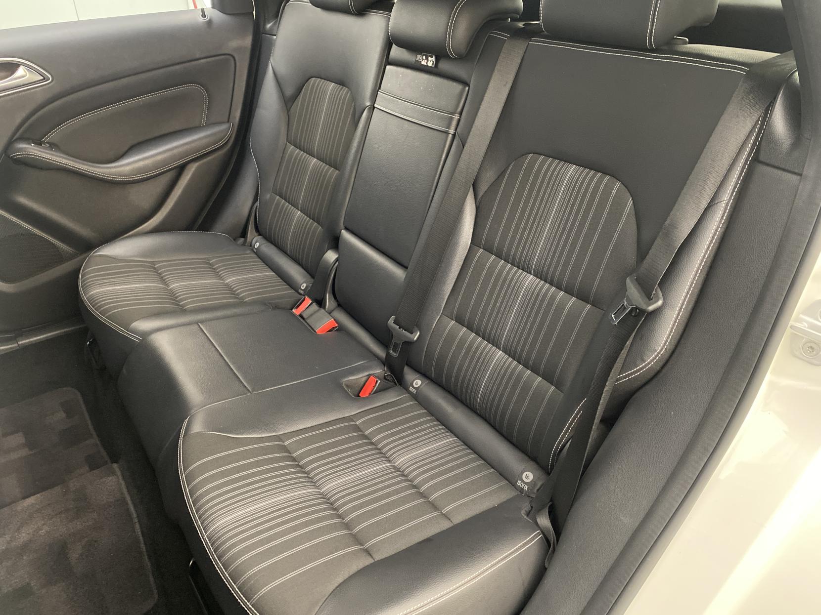 Mercedes-Benz B Class 1.6 B180 BlueEfficiency Sport MPV 5dr Petrol 7G-DCT Euro 5 (s/s) (122 ps)