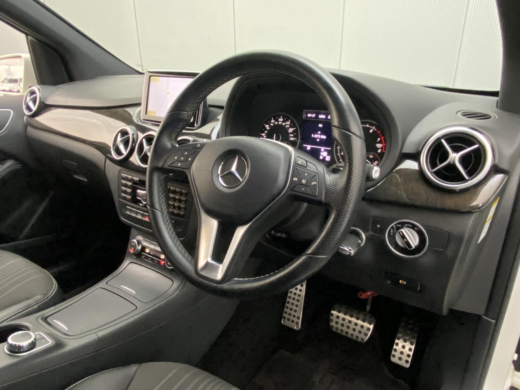 Mercedes-Benz B Class 1.6 B180 BlueEfficiency Sport MPV 5dr Petrol 7G-DCT Euro 5 (s/s) (122 ps)