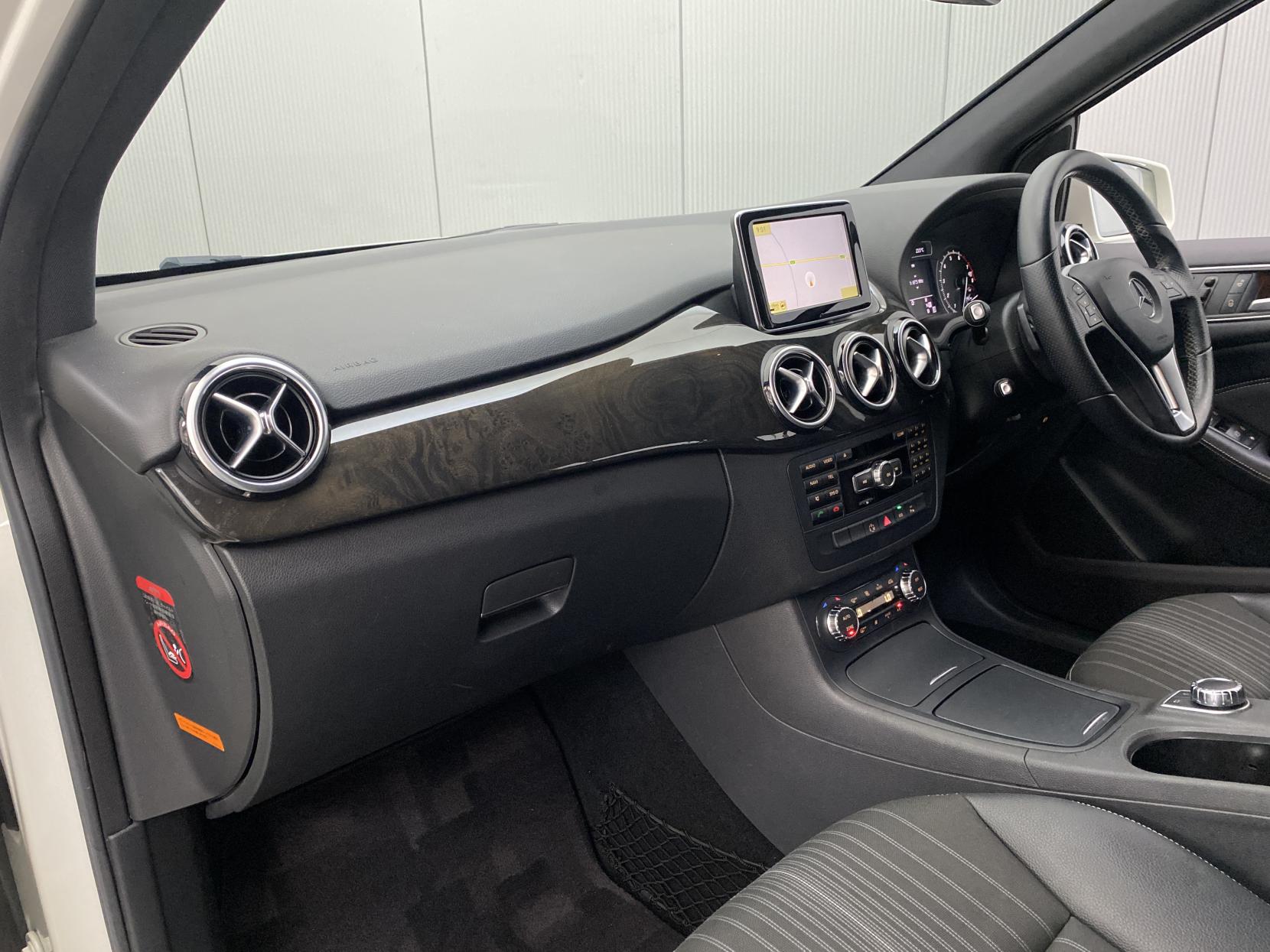 Mercedes-Benz B Class 1.6 B180 BlueEfficiency Sport MPV 5dr Petrol 7G-DCT Euro 5 (s/s) (122 ps)