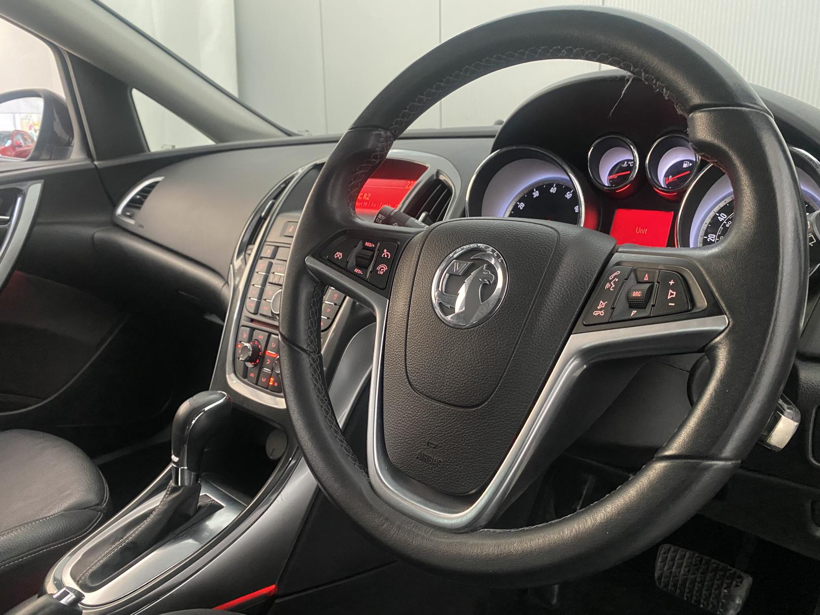 Vauxhall Astra 1.6 16V Elite Sports Tourer 5dr Petrol Auto Euro 5 (115 ps)