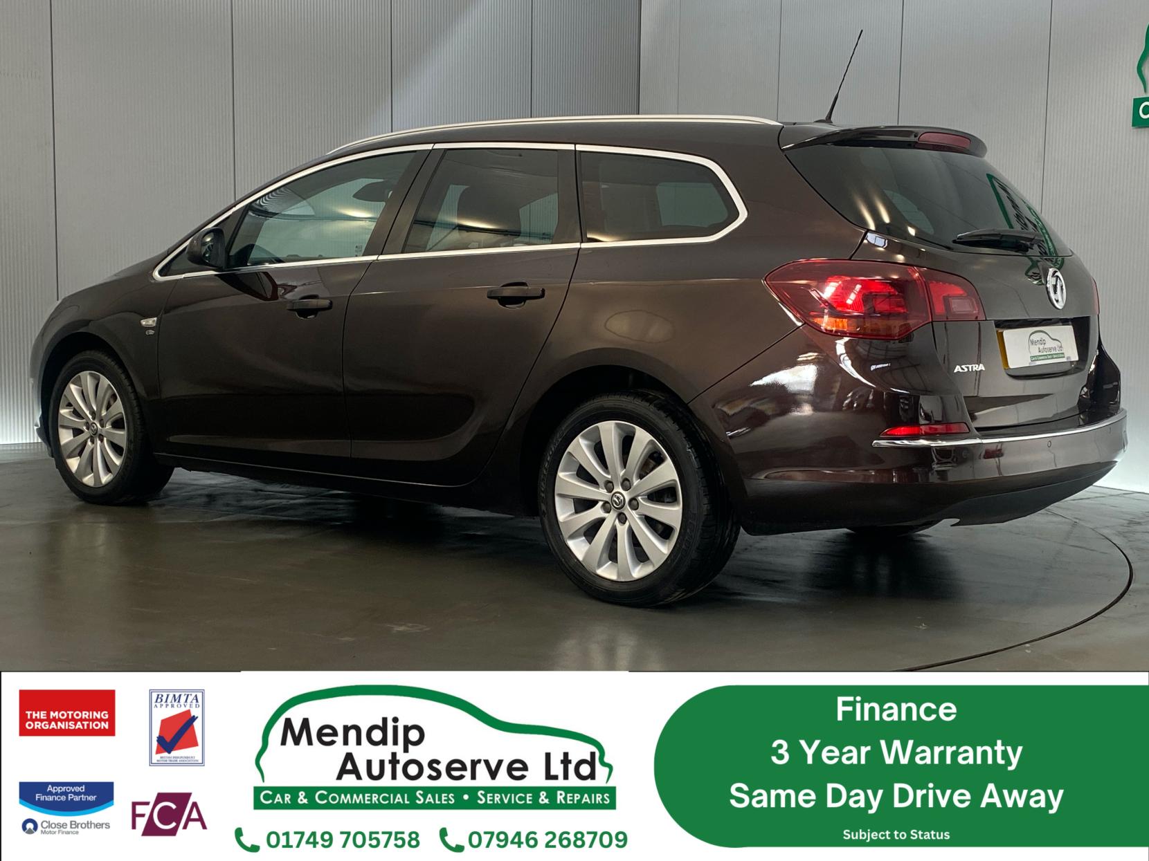Vauxhall Astra 1.6 16V Elite Sports Tourer 5dr Petrol Auto Euro 5 (115 ps)