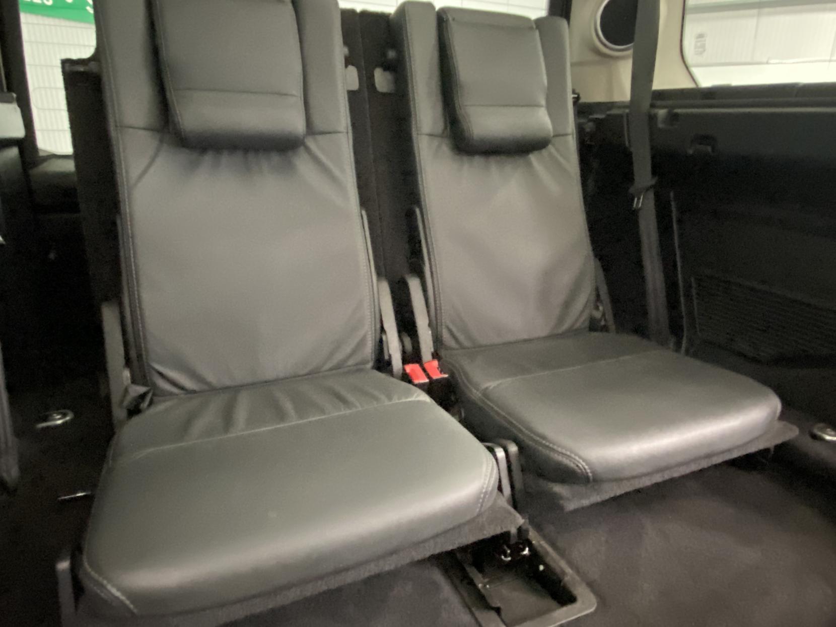 Land Rover Discovery 4 3.0 SD V6 HSE Luxury SUV 5dr Diesel Auto 4WD Euro 5 (s/s) (255 bhp)