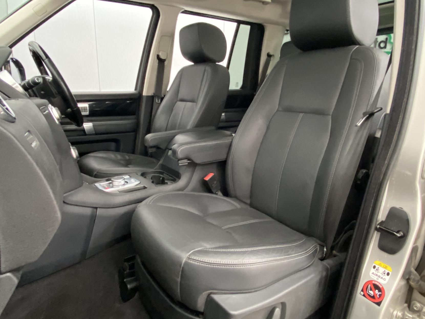 Land Rover Discovery 4 3.0 SD V6 HSE Luxury SUV 5dr Diesel Auto 4WD Euro 5 (s/s) (255 bhp)