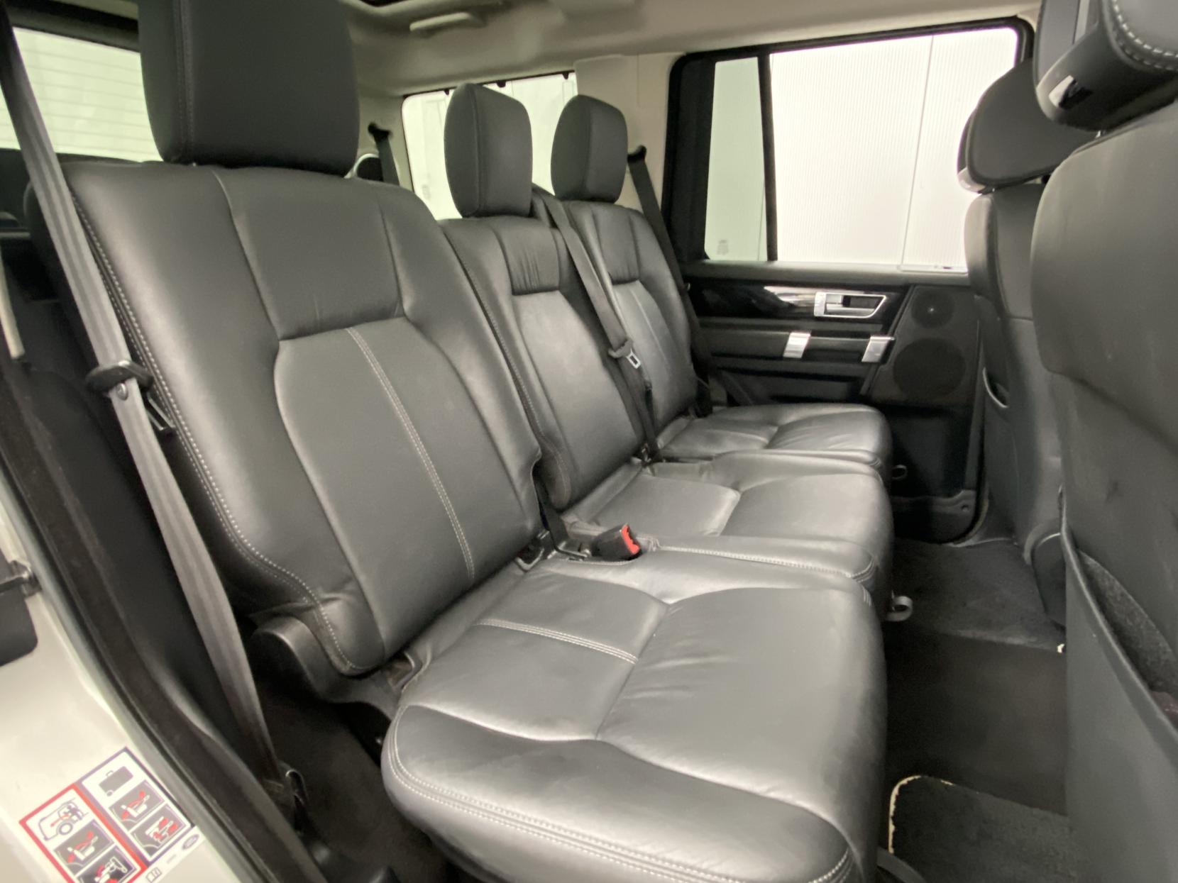Land Rover Discovery 4 3.0 SD V6 HSE Luxury SUV 5dr Diesel Auto 4WD Euro 5 (s/s) (255 bhp)