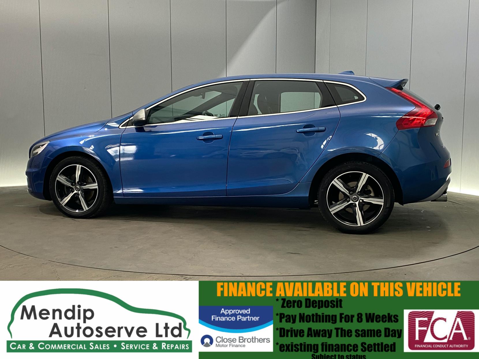 Volvo V40 2.0 T3 R-Design Hatchback 5dr Petrol Manual Euro 6 (s/s) (152 ps)