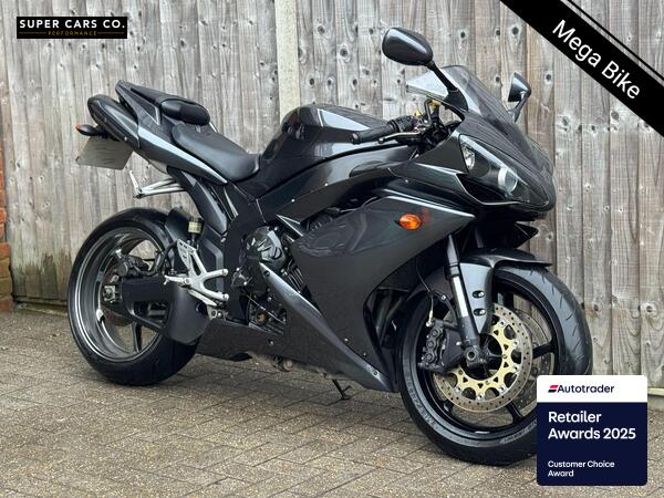 Yamaha R1 1000 Super Sports Petrol Manual (179 ps)