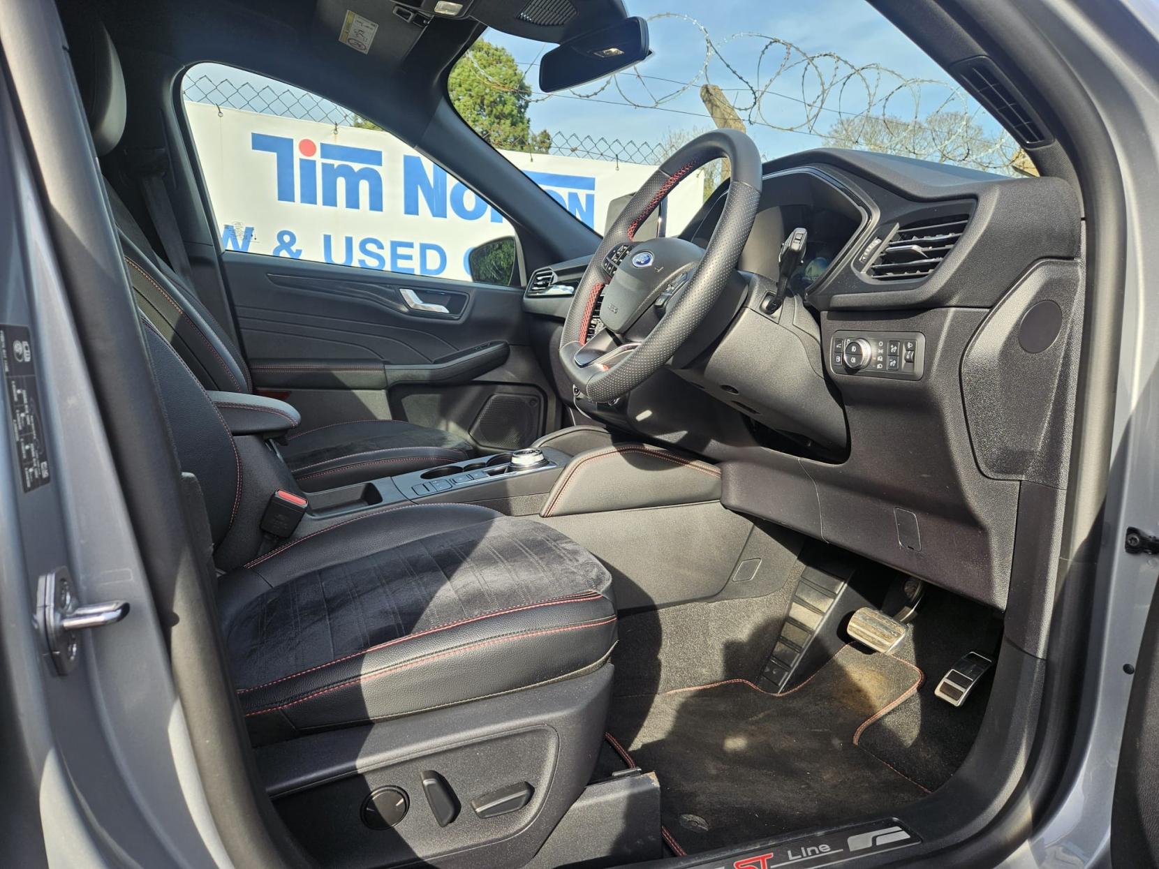 Ford Kuga 2.5 EcoBoost Duratec 14.4kWh ST-Line SUV 5dr Petrol Plug-in Hybrid CVT Euro 6 (s/s) (225 ps)