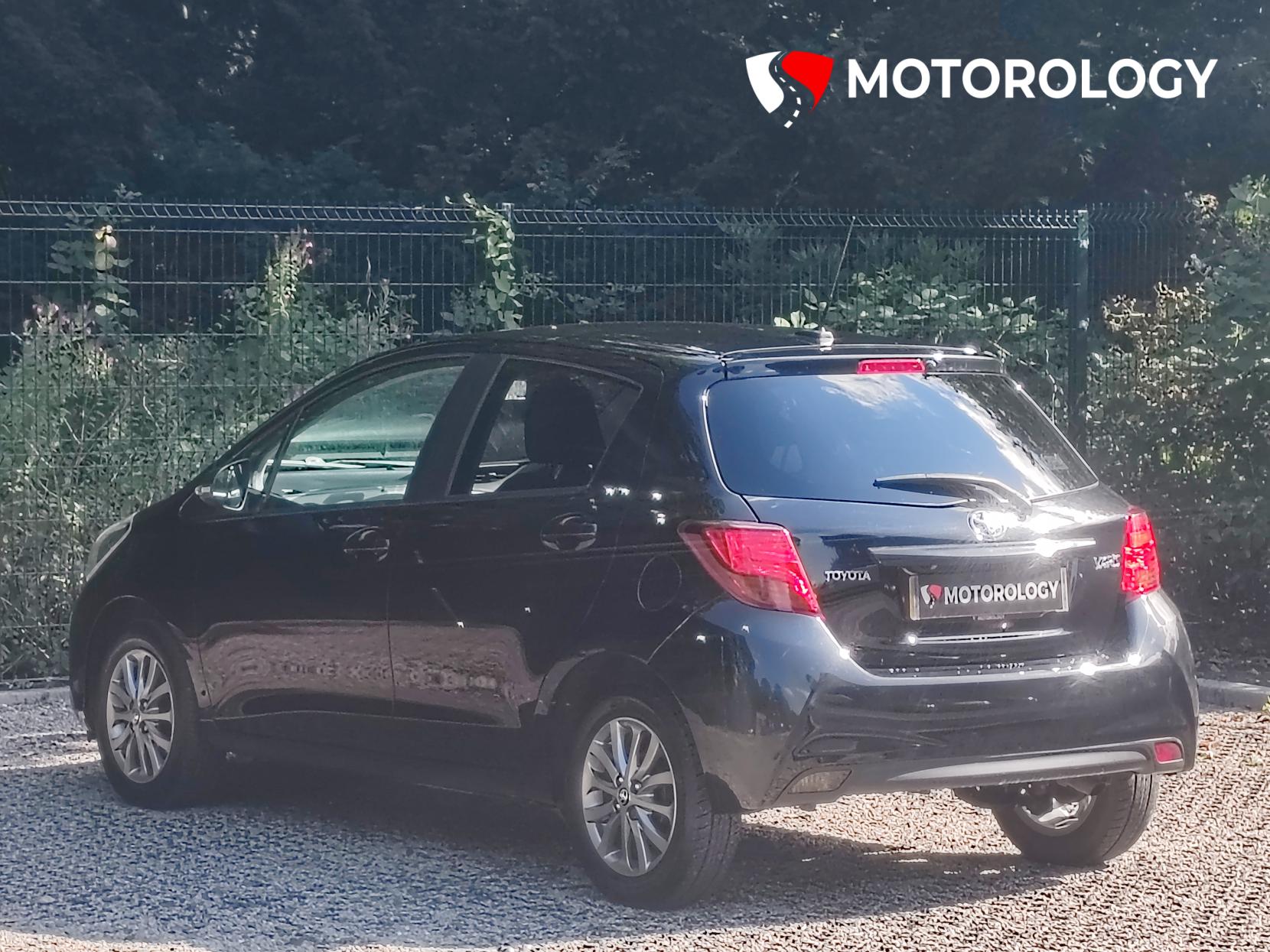 Toyota Yaris 1.33 Dual VVT-i Icon Hatchback 5dr Petrol Manual Euro 6 (99 ps)