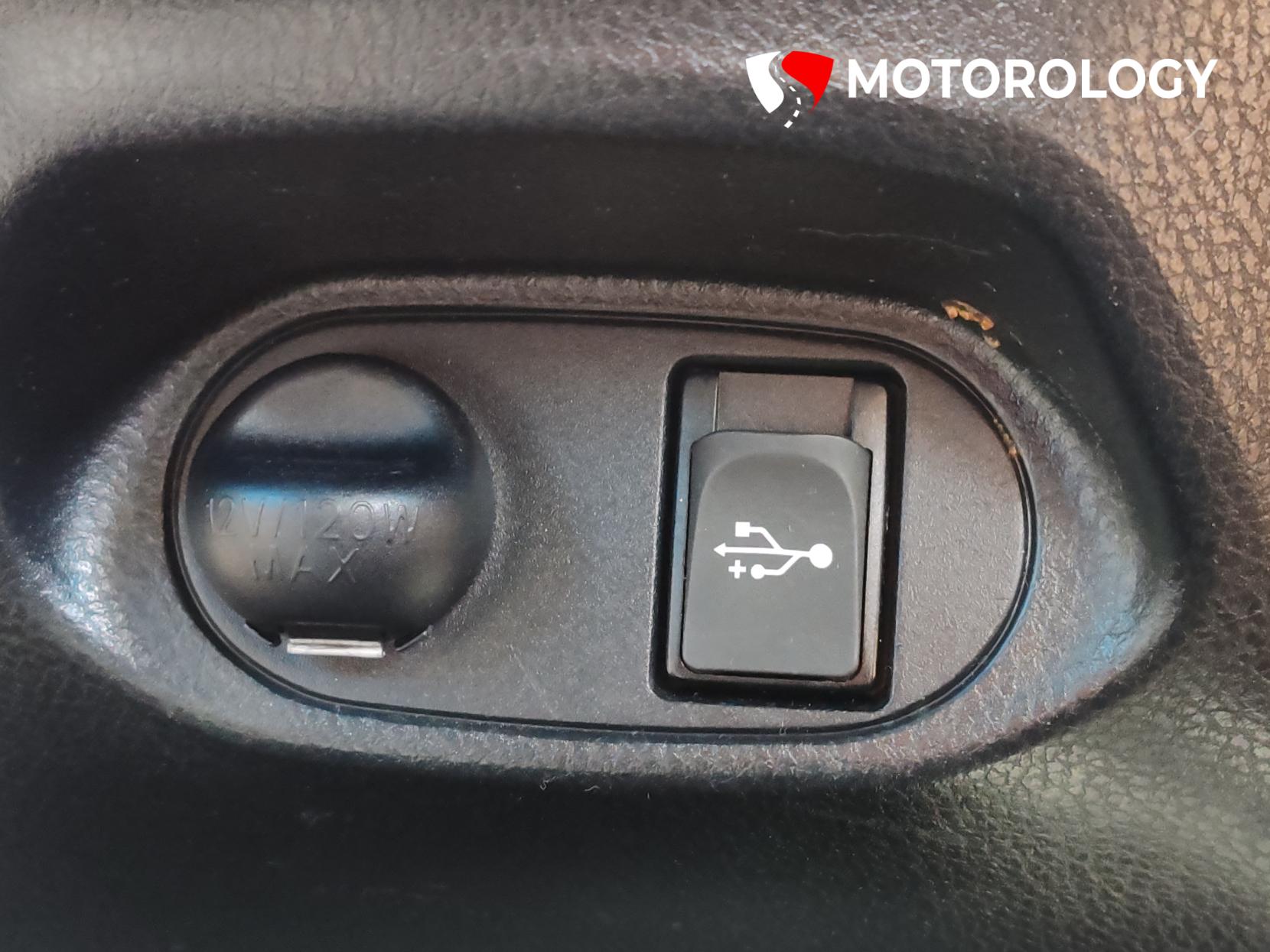 Toyota Yaris 1.33 Dual VVT-i Icon Hatchback 5dr Petrol Manual Euro 6 (99 ps)