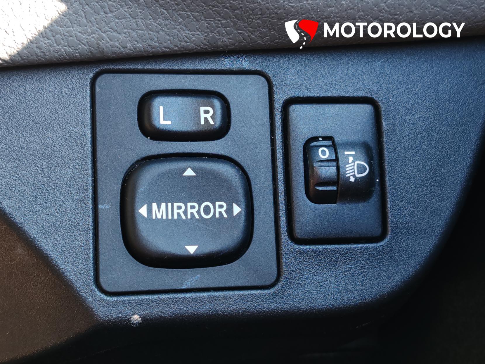 Toyota Yaris 1.33 Dual VVT-i Icon Hatchback 5dr Petrol Manual Euro 6 (99 ps)