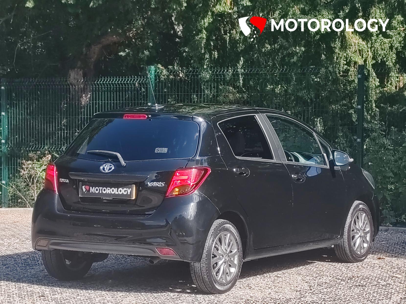 Toyota Yaris 1.33 Dual VVT-i Icon Hatchback 5dr Petrol Manual Euro 6 (99 ps)