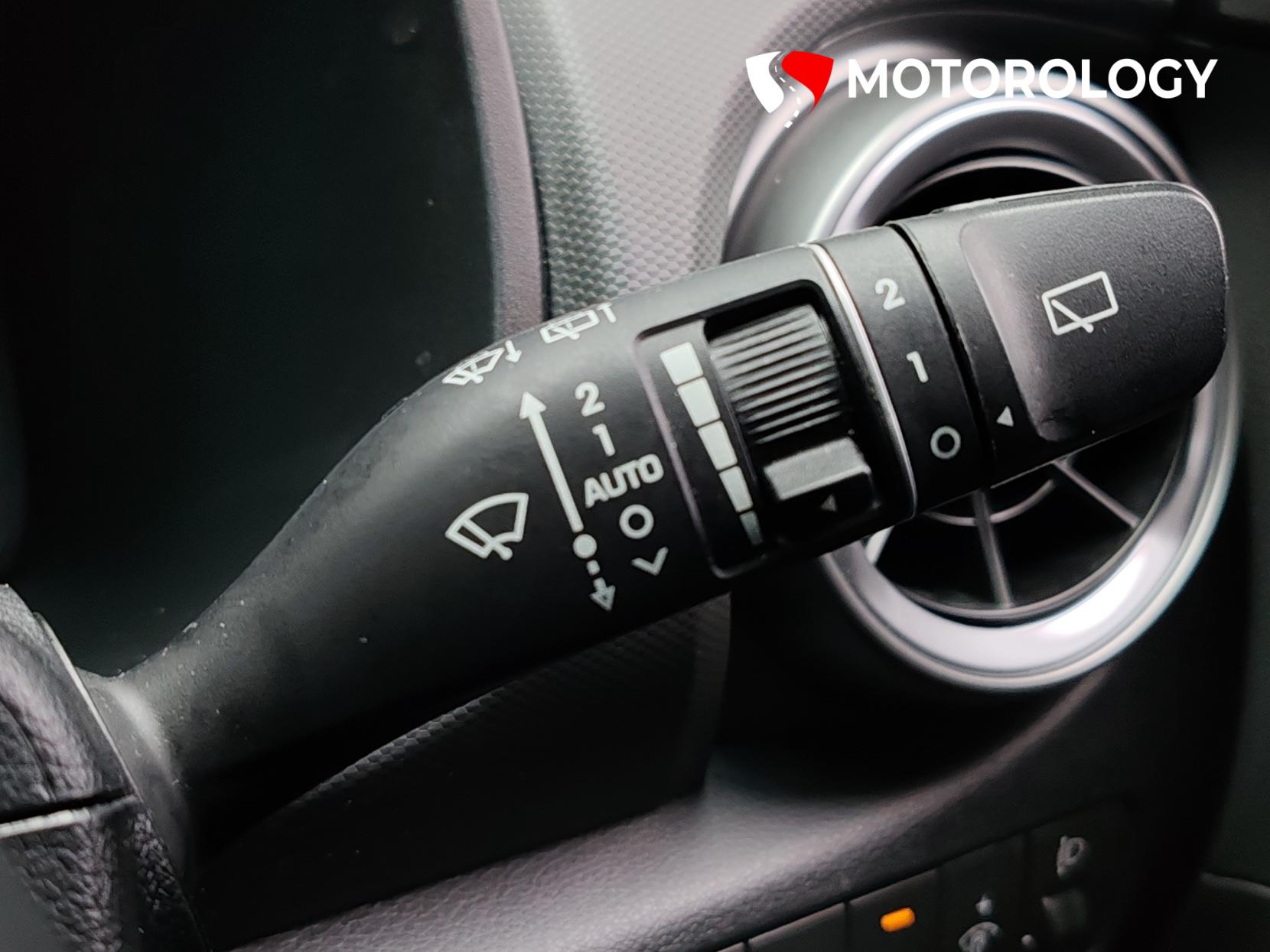 Hyundai KONA 64kWh Premium SUV 5dr Electric Auto (10.5kW Charger) (204 ps)