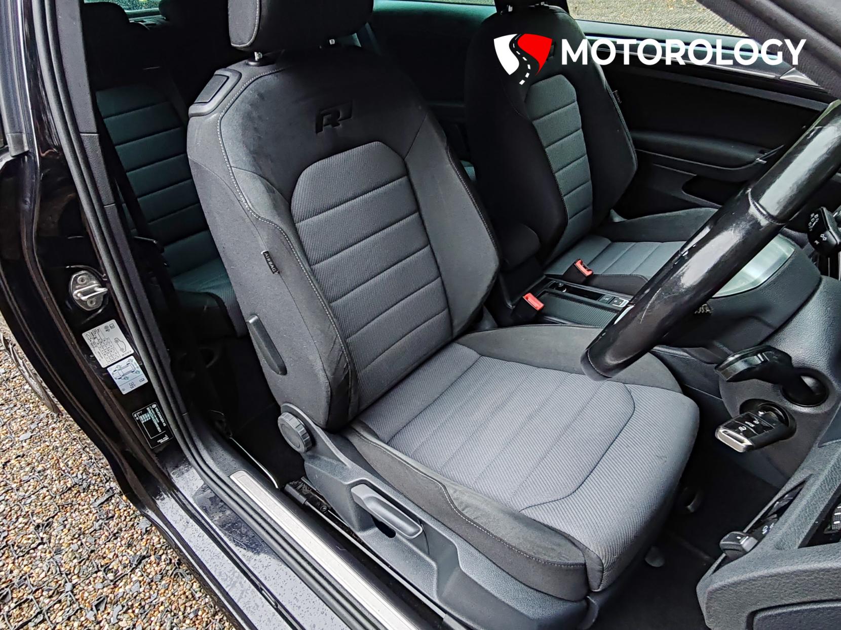 Volkswagen Golf 1.4 TSI BlueMotion Tech ACT R-Line Hatchback 3dr Petrol Manual Euro 6 (s/s) (150 ps)