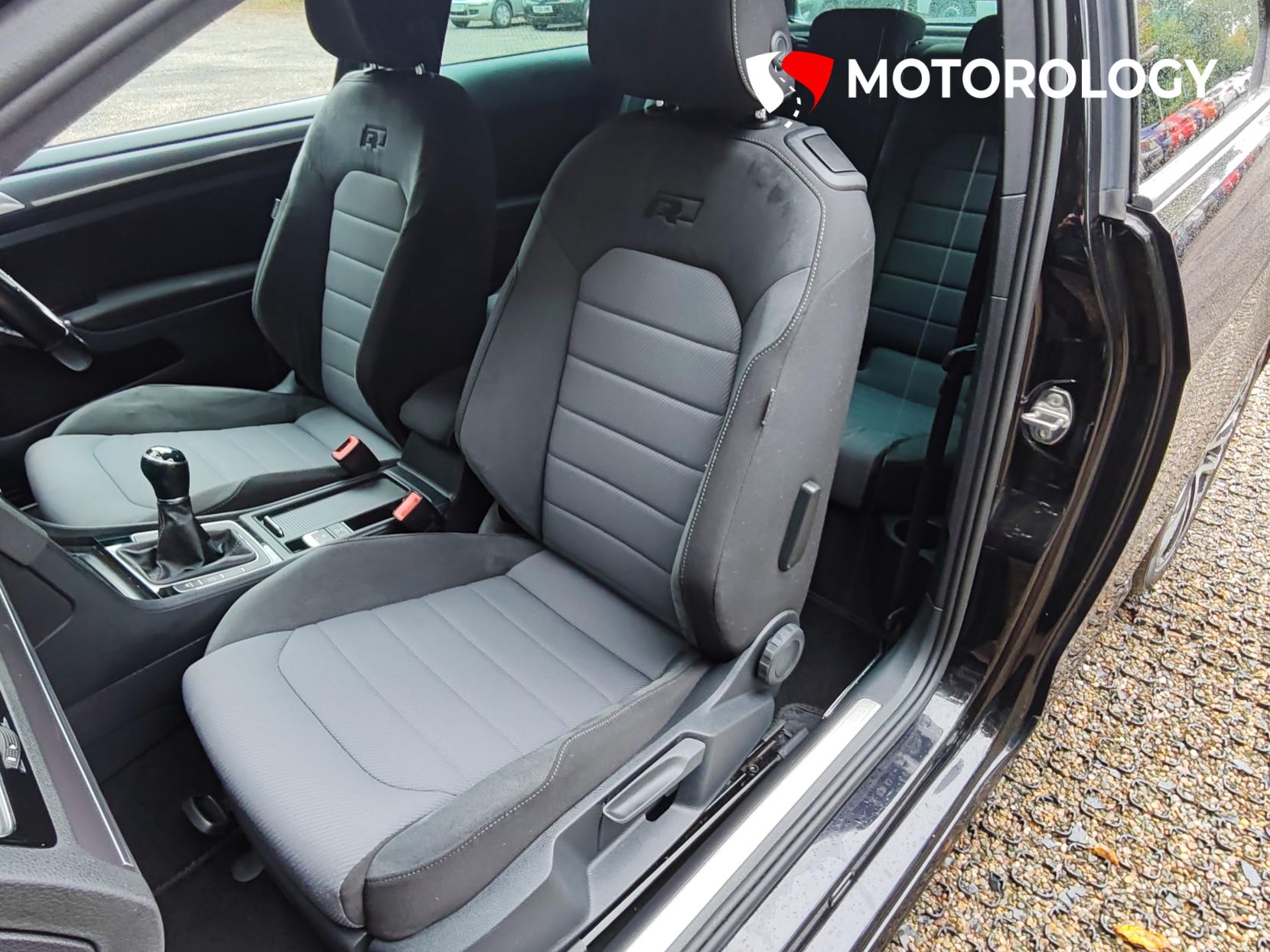 Volkswagen Golf 1.4 TSI BlueMotion Tech ACT R-Line Hatchback 3dr Petrol Manual Euro 6 (s/s) (150 ps)