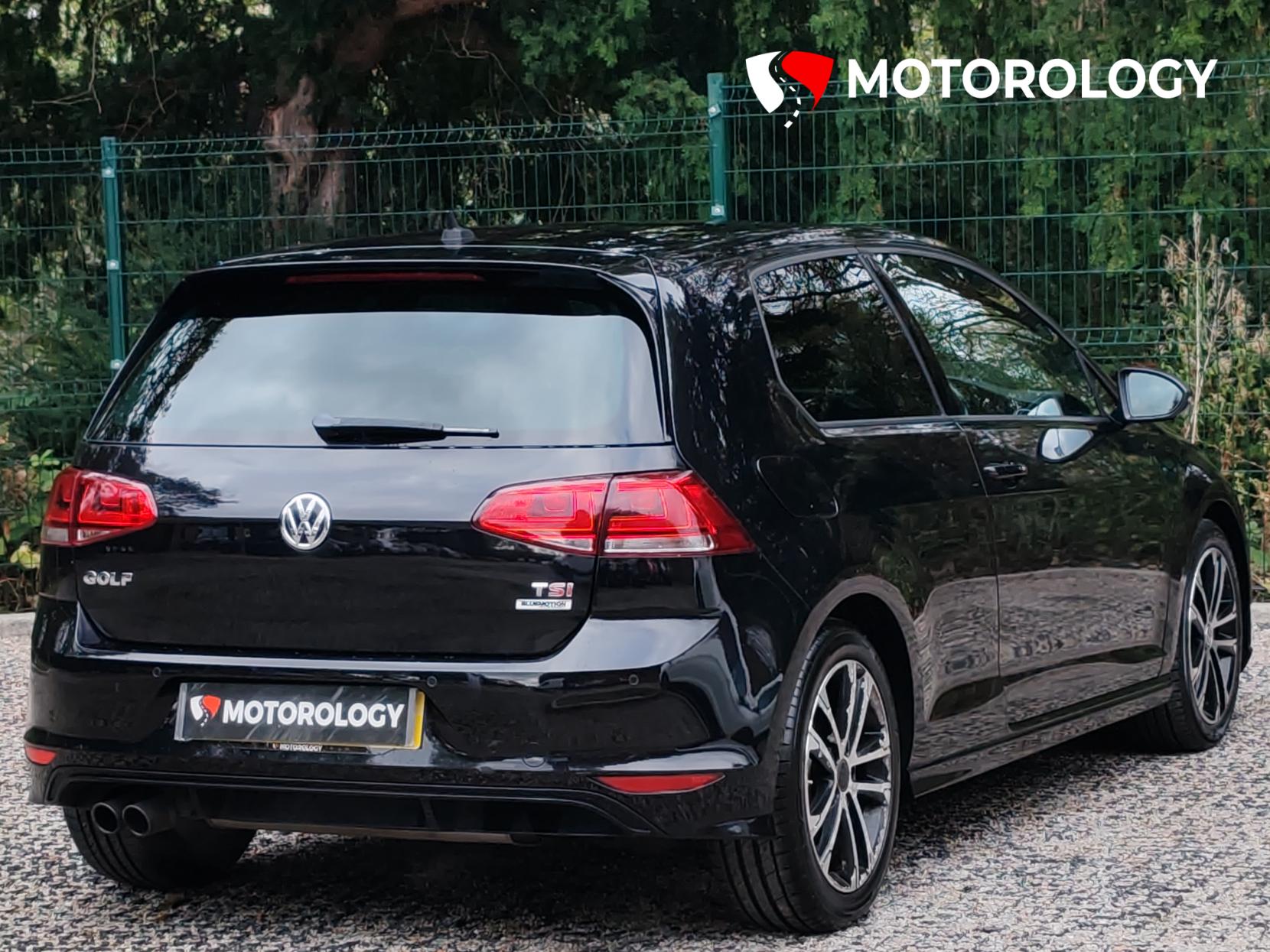 Volkswagen Golf 1.4 TSI BlueMotion Tech ACT R-Line Hatchback 3dr Petrol Manual Euro 6 (s/s) (150 ps)
