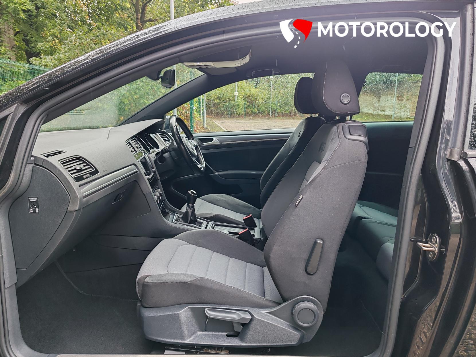 Volkswagen Golf 1.4 TSI BlueMotion Tech ACT R-Line Hatchback 3dr Petrol Manual Euro 6 (s/s) (150 ps)