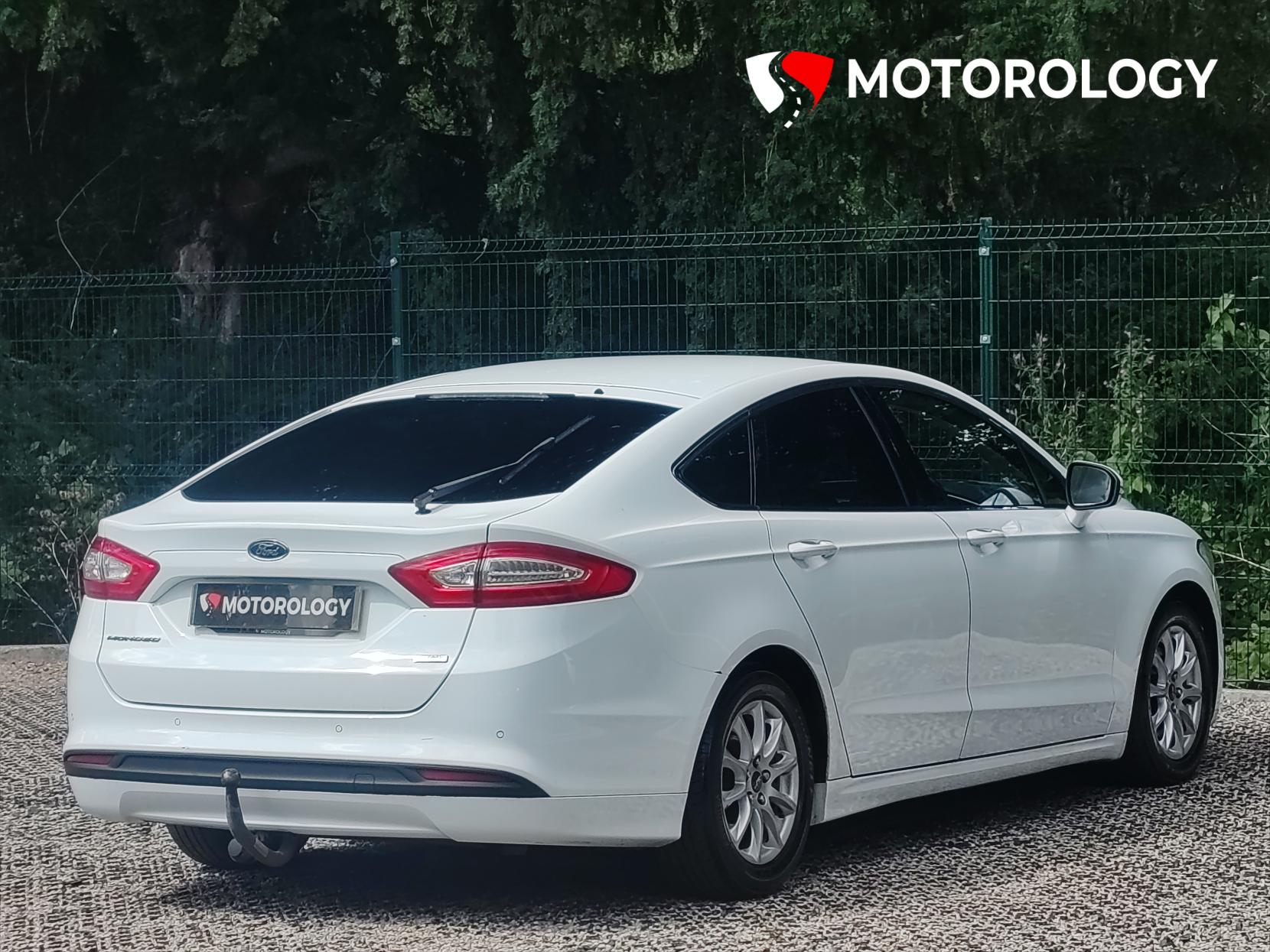 Ford Mondeo 1.5 TDCi ECOnetic Titanium Hatchback 5dr Diesel Manual Euro 6 (s/s) (120 ps)