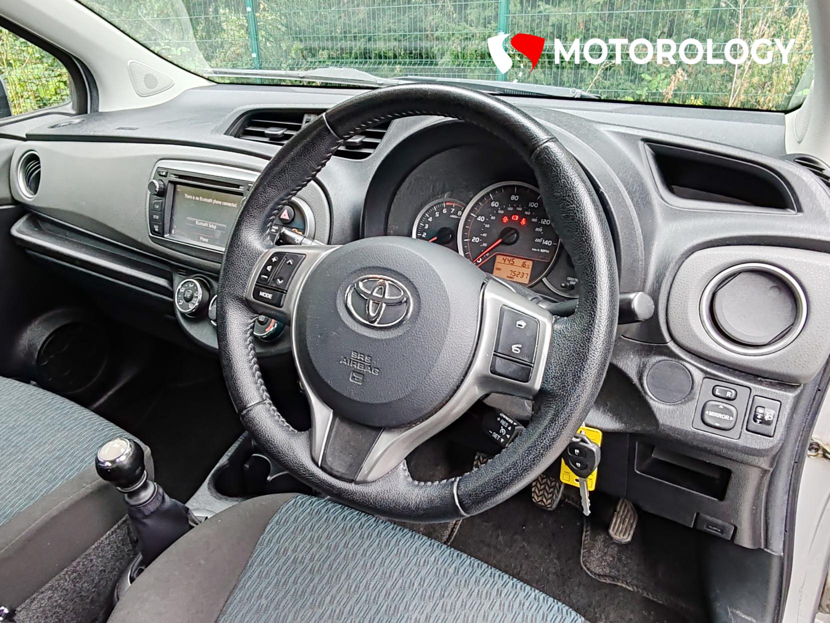Toyota Yaris 1.33 Dual VVT-i TR Hatchback 5dr Petrol Manual Euro 5 (101 ps)