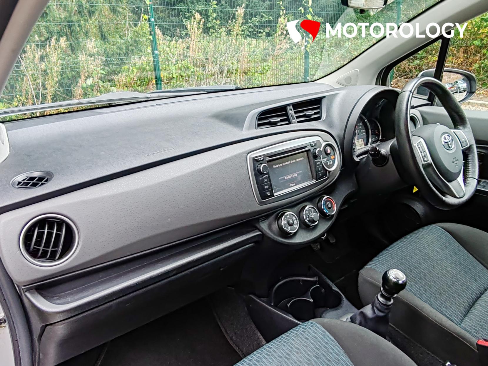Toyota Yaris 1.33 Dual VVT-i TR Hatchback 5dr Petrol Manual Euro 5 (101 ps)